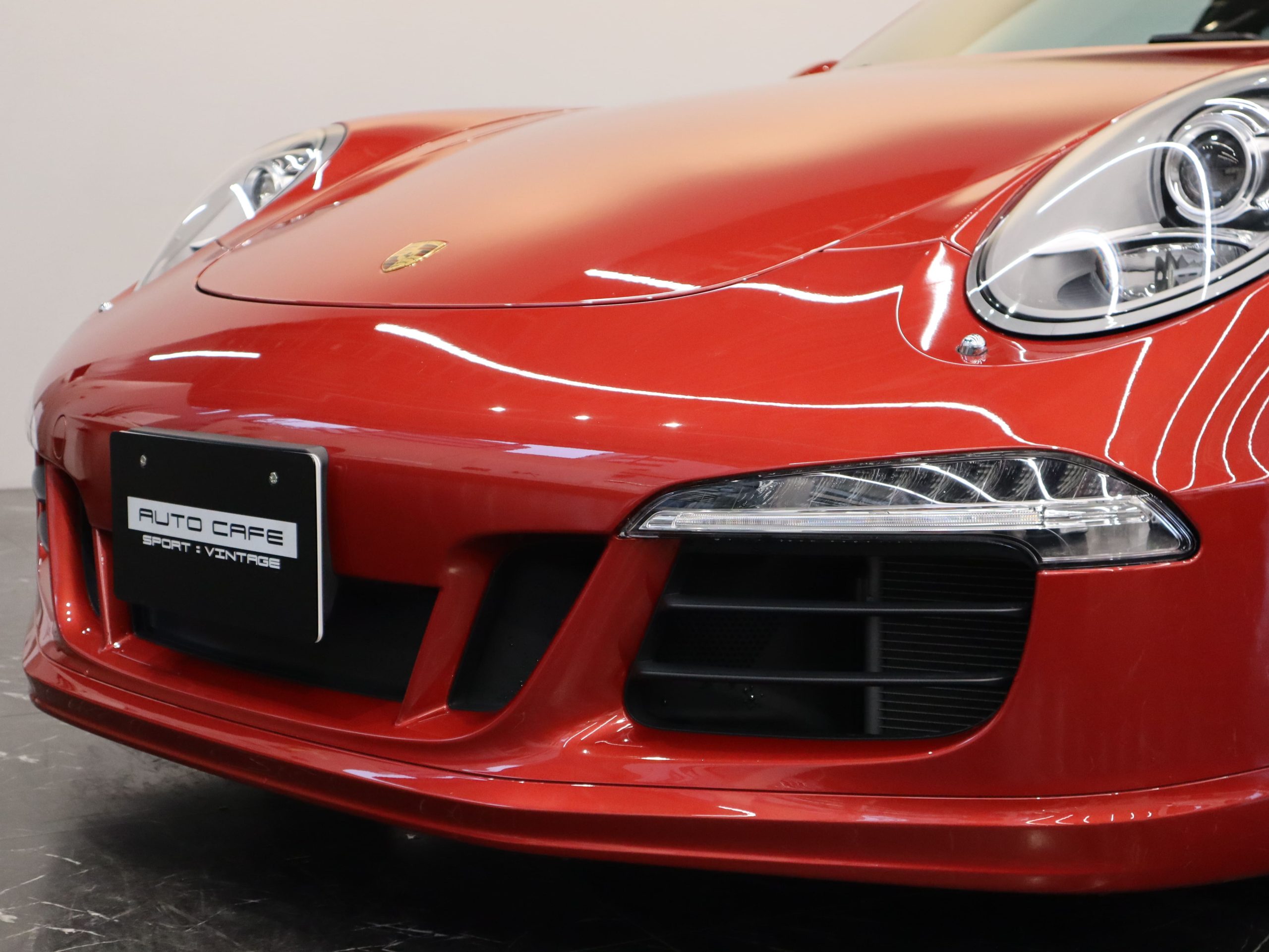 911カレラ（Type991.1）PDK<br>レザーインテリア<br>スポーツクロノPKG<br>スポーツデザインフロントエプロン