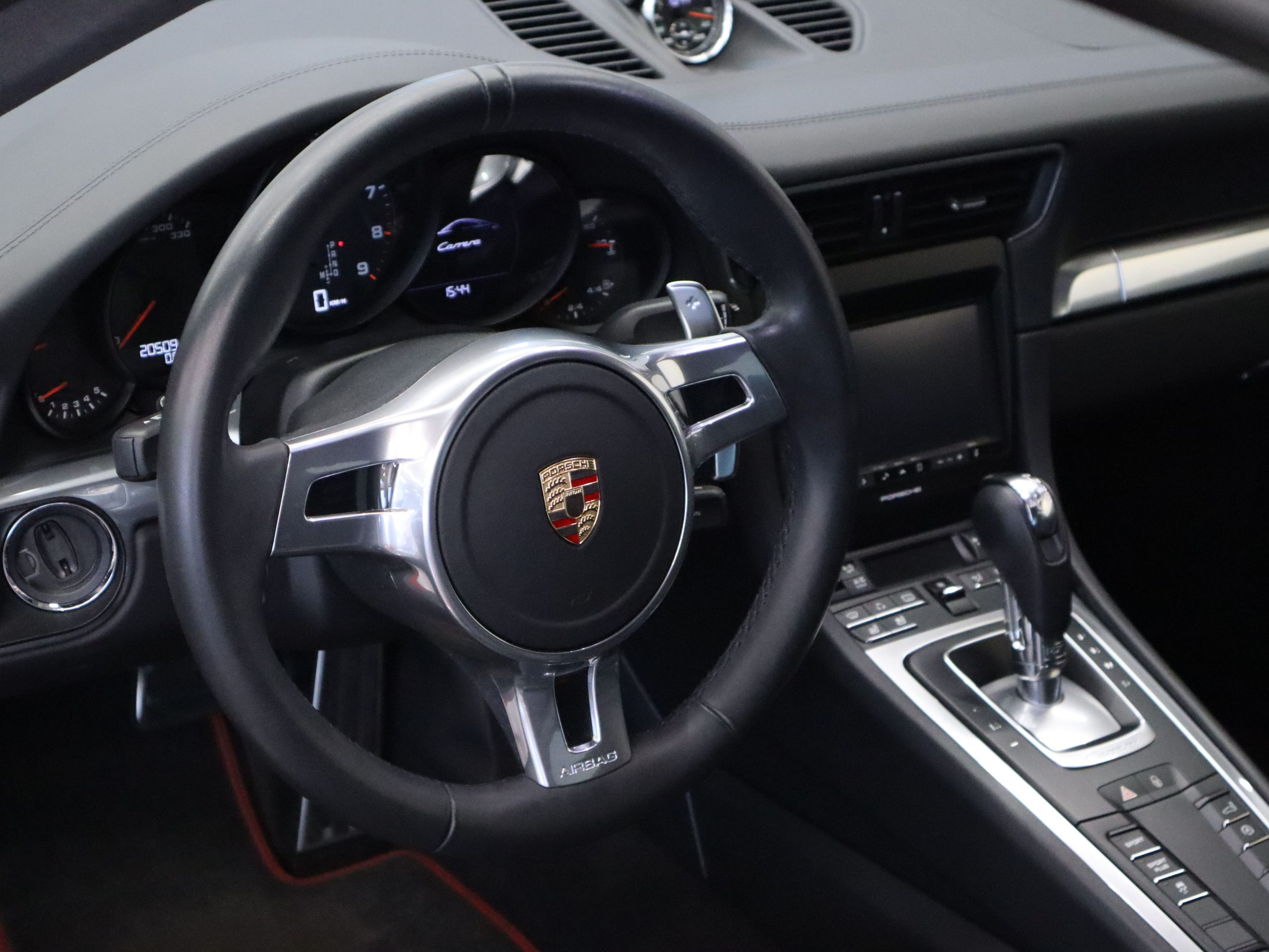 911カレラ（Type991.1）PDK<br>レザーインテリア<br>スポーツクロノPKG<br>スポーツデザインフロントエプロン