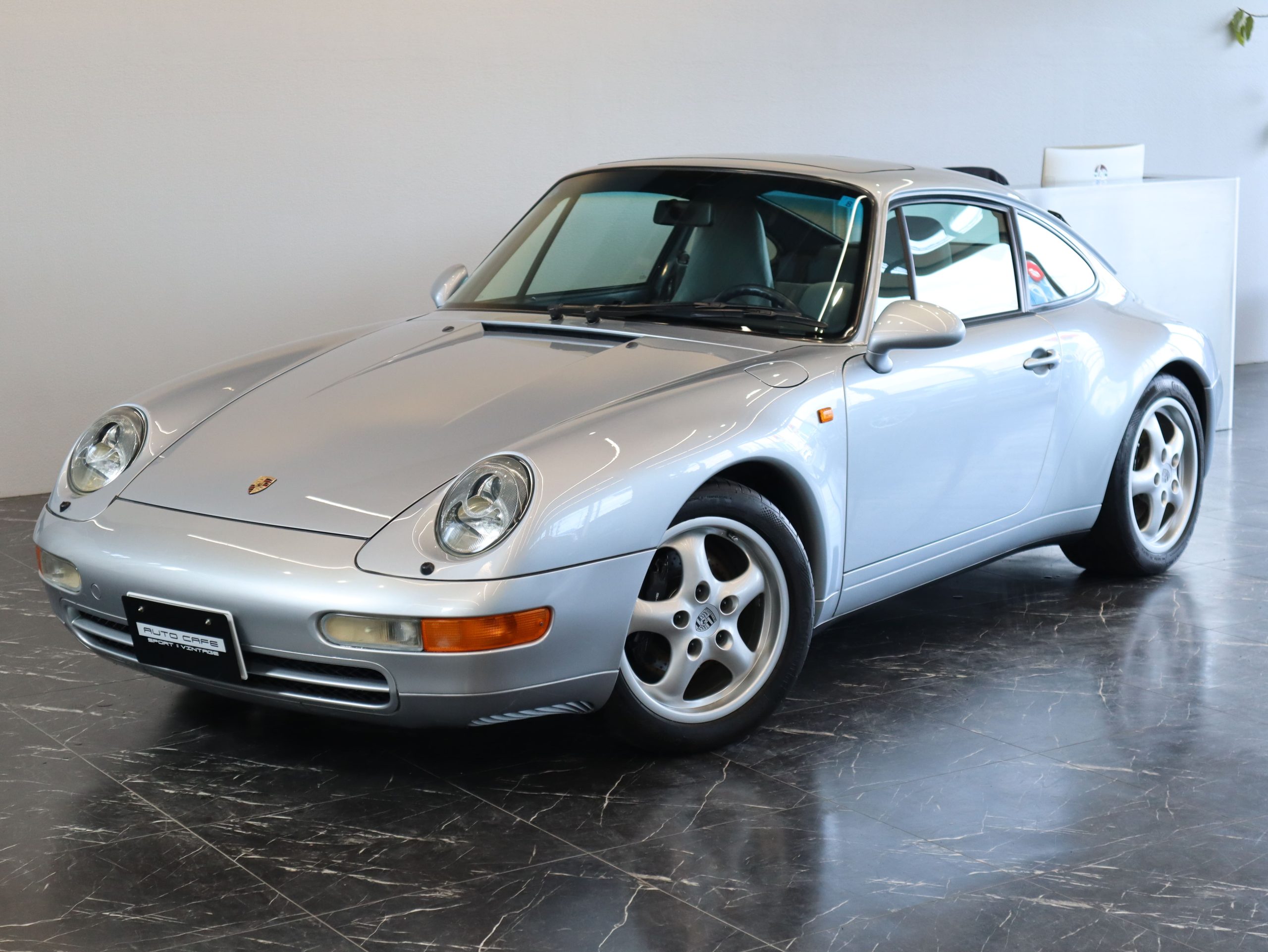 ポルシェ911カレラクーペⅡ（Type993）<br>ティプトロニックS<br>後期型バリオラムエンジン<br>ツートンインテリア<br>電動スライドルーフ