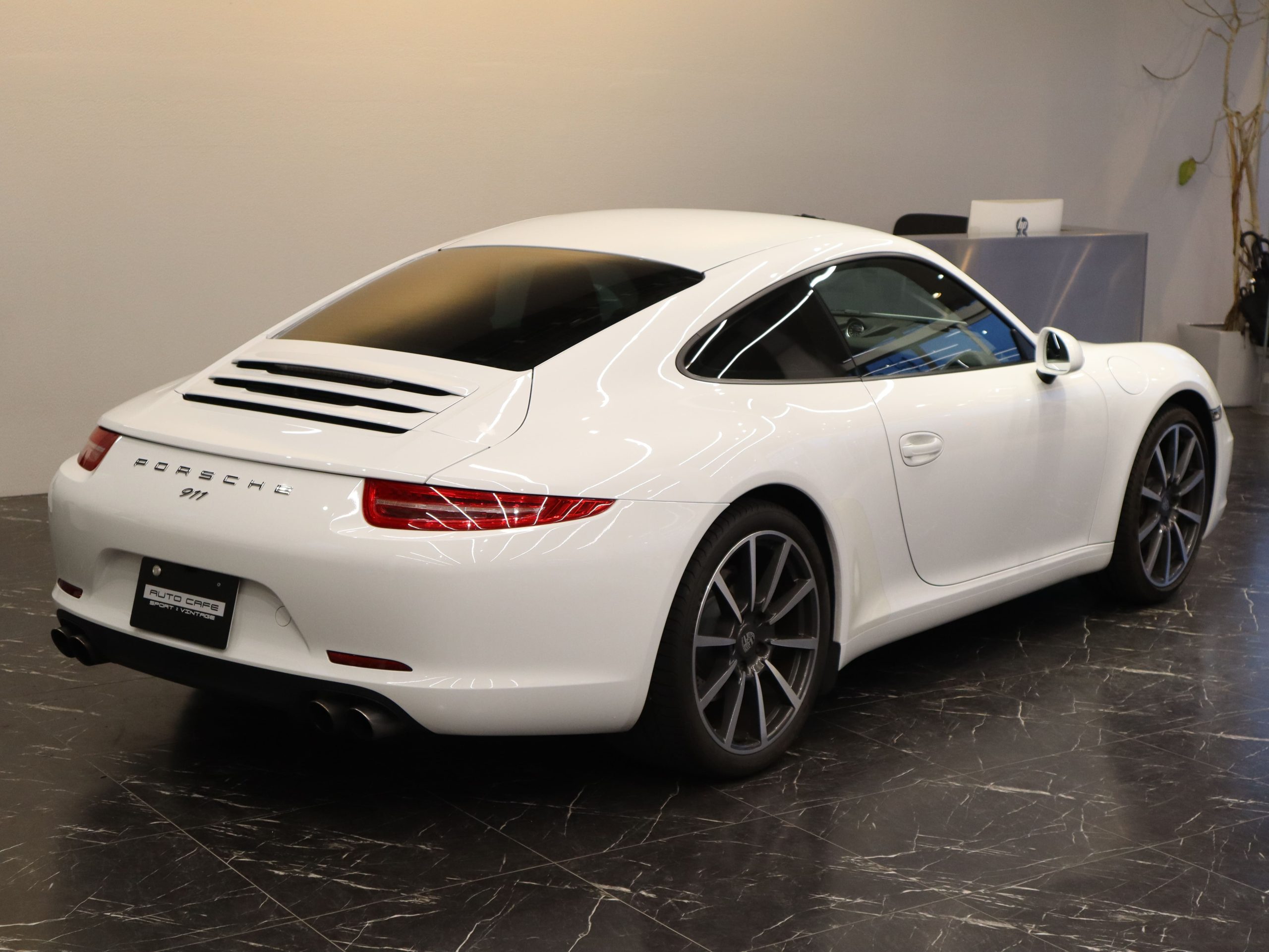 ポルシェ911カレラ（Type991.1）PDK<br>スポーツエグゾーストシステム<br>スポーツクロノパッケージ<br>スポーツデザインステアリング