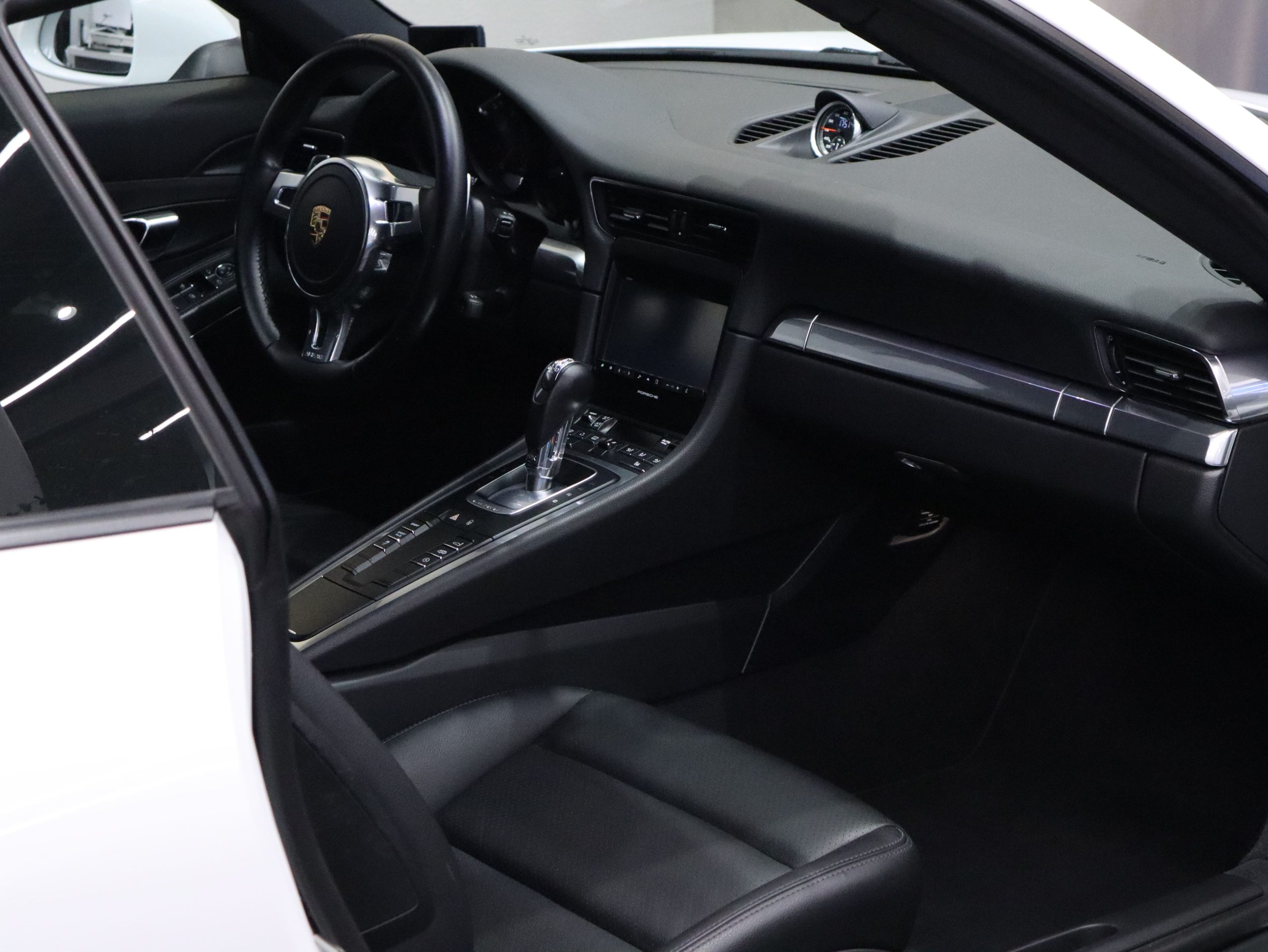 ポルシェ911カレラ（Type991.1）PDK<br>スポーツエグゾーストシステム<br>スポーツクロノパッケージ<br>スポーツデザインステアリング
