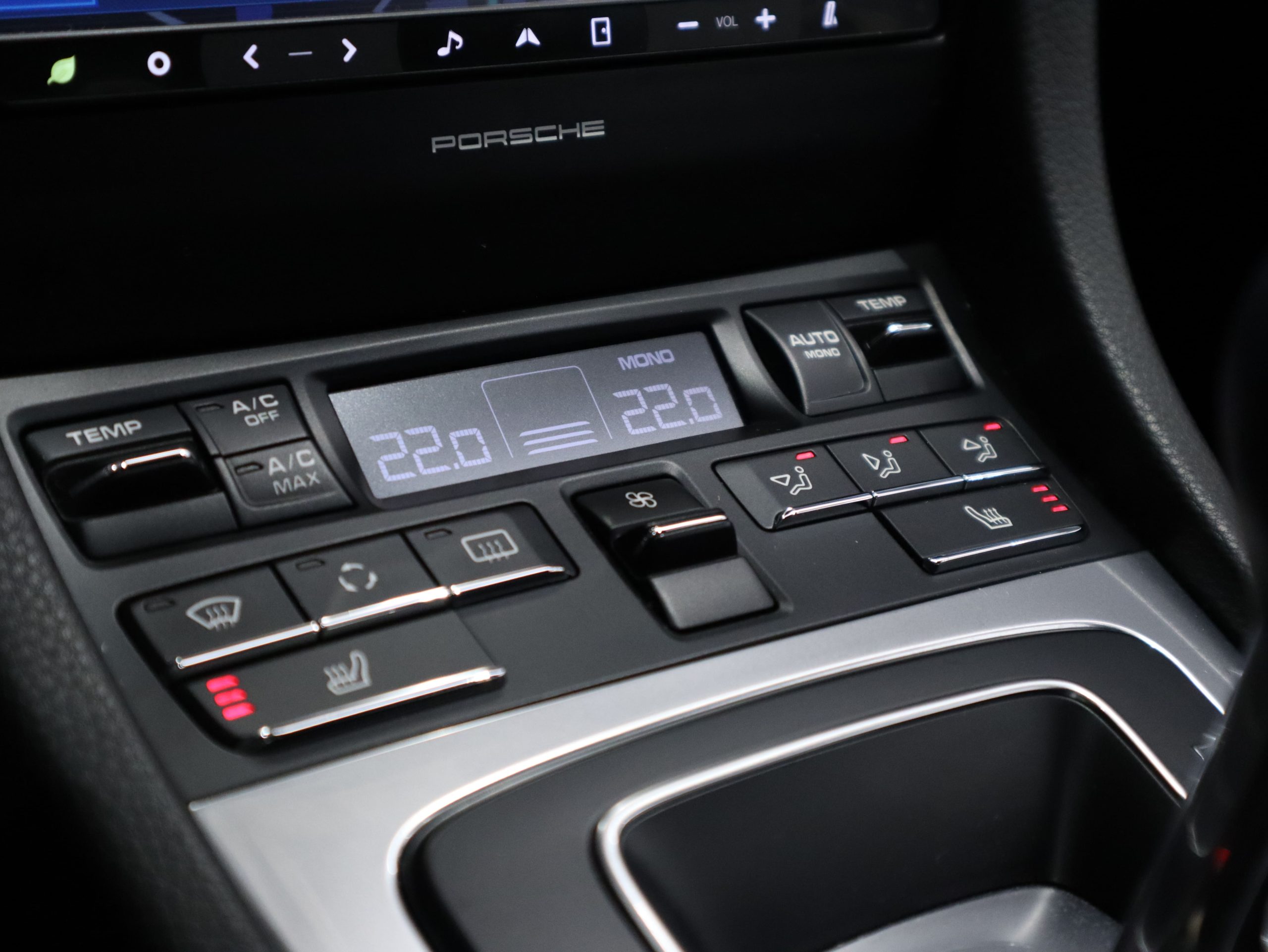 ポルシェ911カレラ（Type991.1）PDK<br>スポーツエグゾーストシステム<br>スポーツクロノパッケージ<br>スポーツデザインステアリング