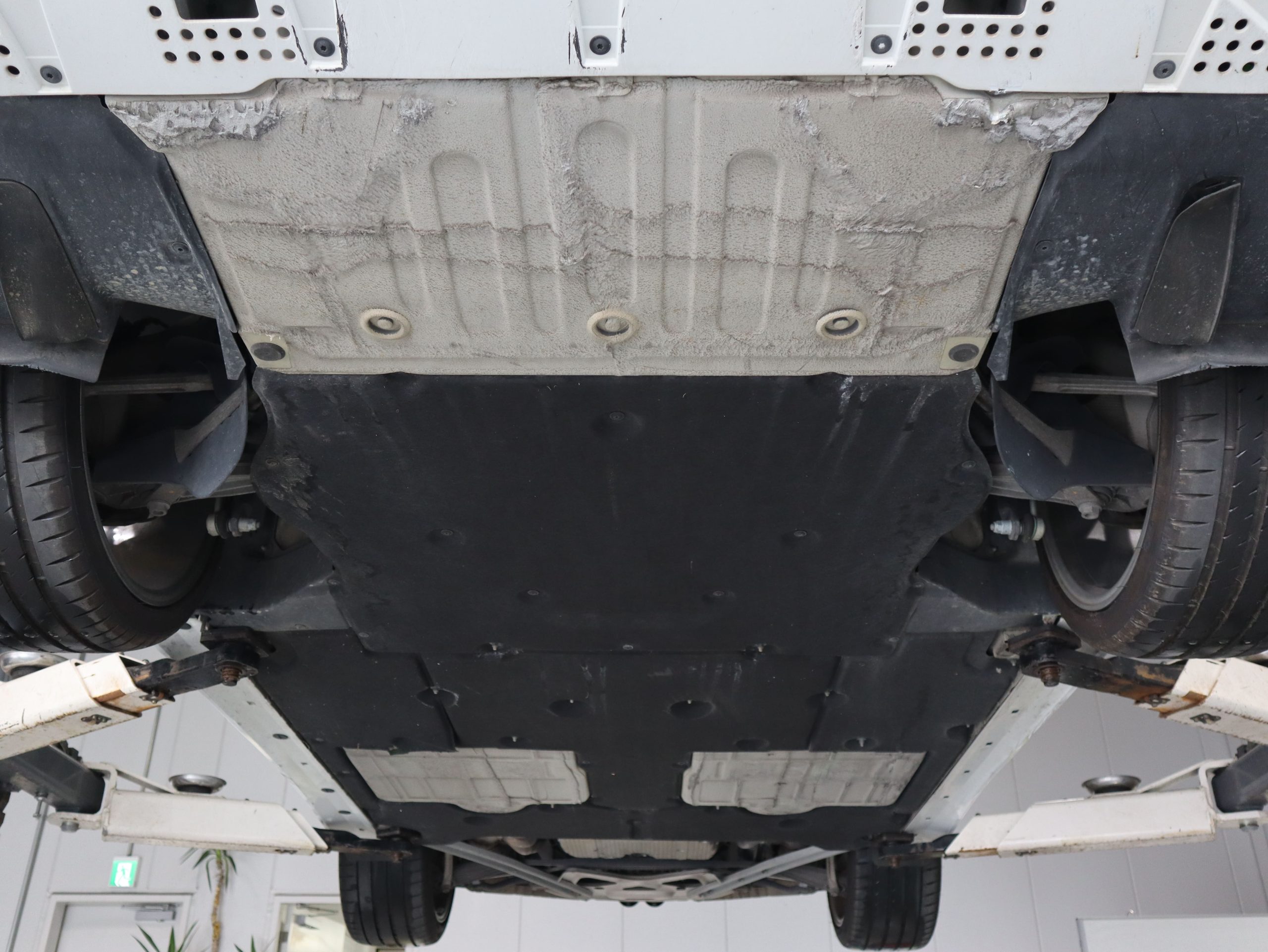 ポルシェボクスター（Type981）6MT　LHD<br>スポーツデザインステアリング<br>PDLS付きヘッドライト<br>カレラクラシックホイール