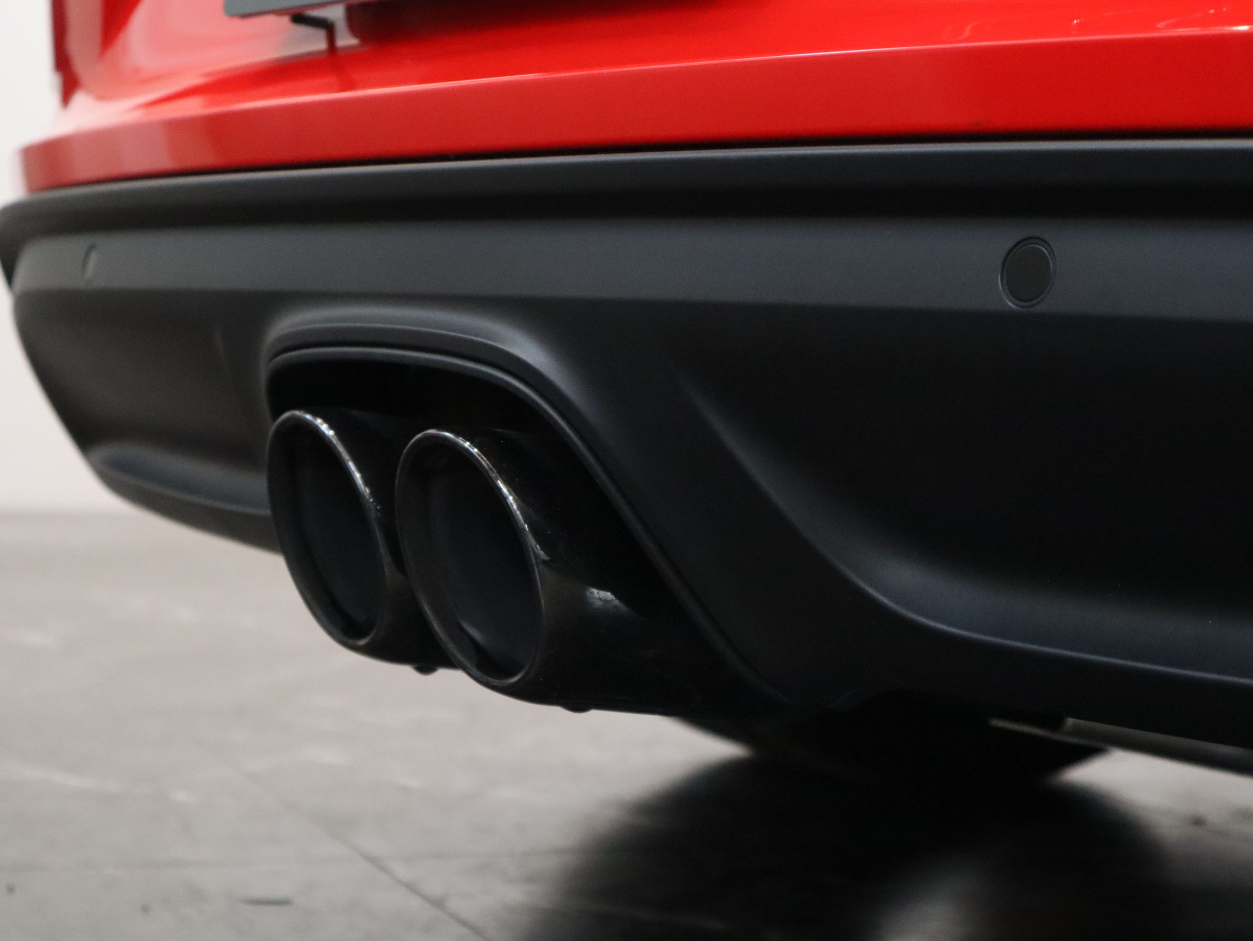 ポルシェ718ケイマンT（Type982）6MT<br>スポーツエグゾーストシステム<br>PASMスポーツシャシー<br>ティンテッドLEDテールランプ<br>スポーツクロノパッケージ