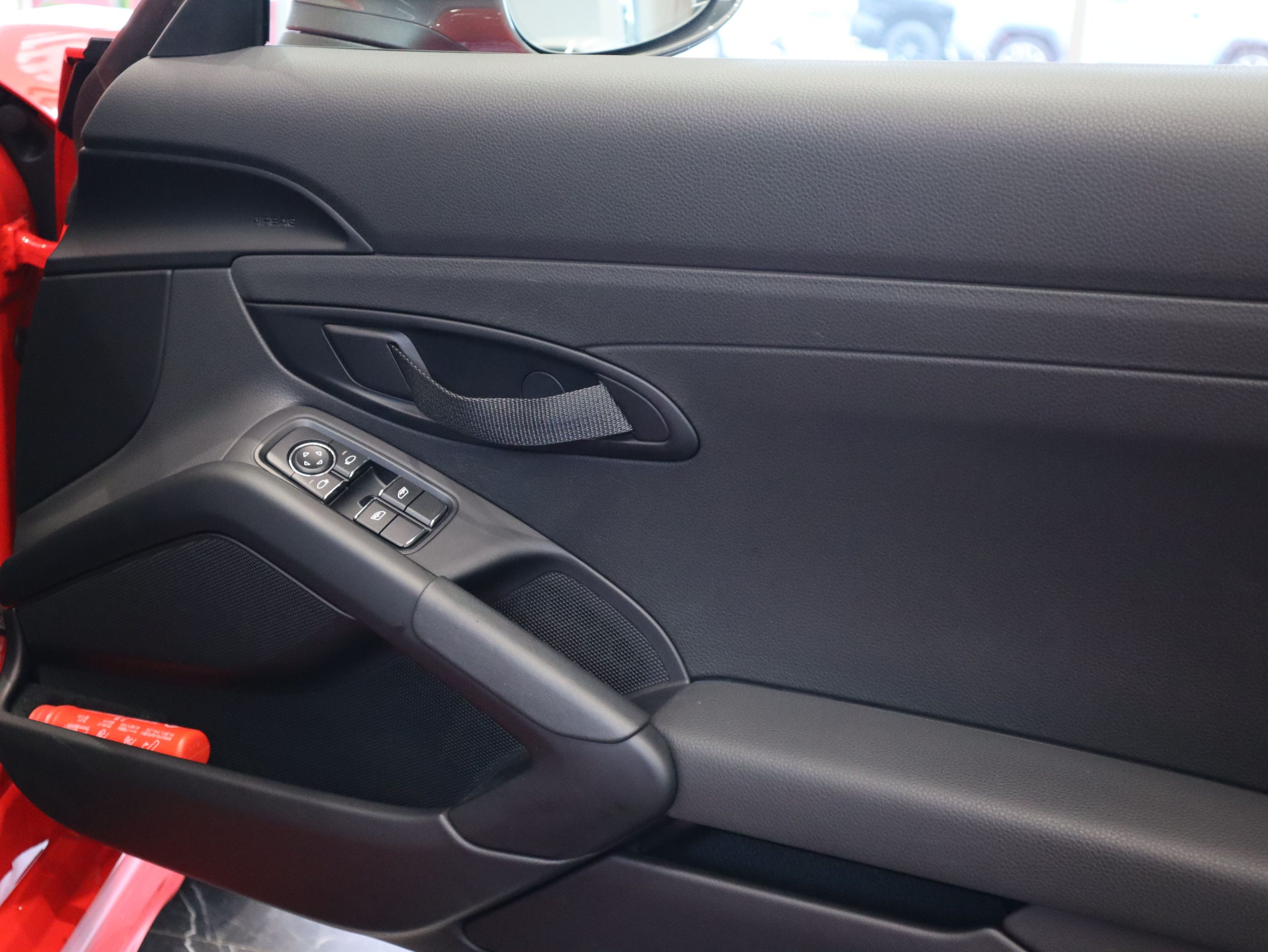 ポルシェ718ケイマンT（Type982）6MT<br>スポーツエグゾーストシステム<br>PASMスポーツシャシー<br>ティンテッドLEDテールランプ<br>スポーツクロノパッケージ