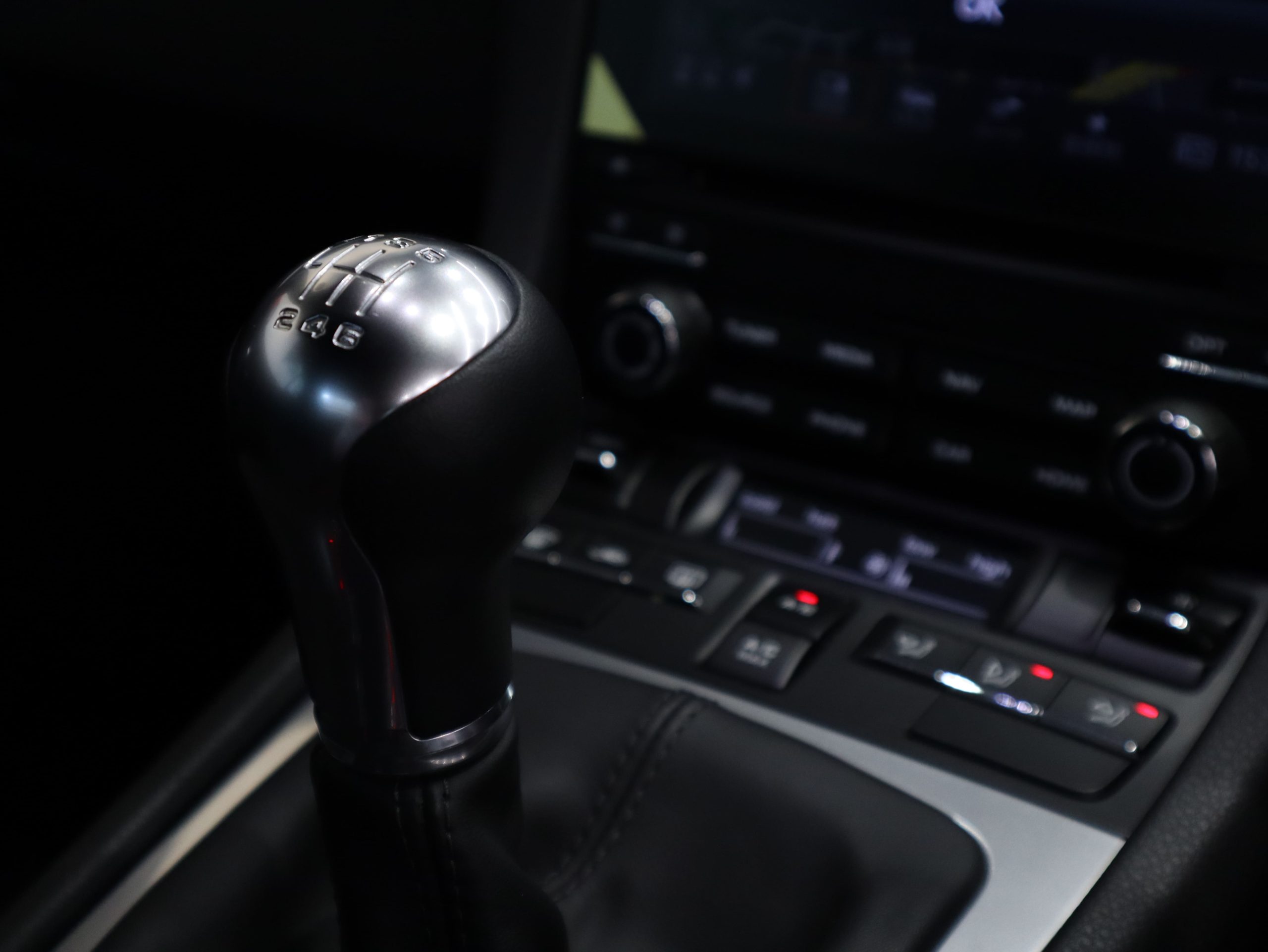 ポルシェ718ケイマン（Type982）6MT<br>スポーツクロノPKG<br>スポーツエグゾースト<br>PASM