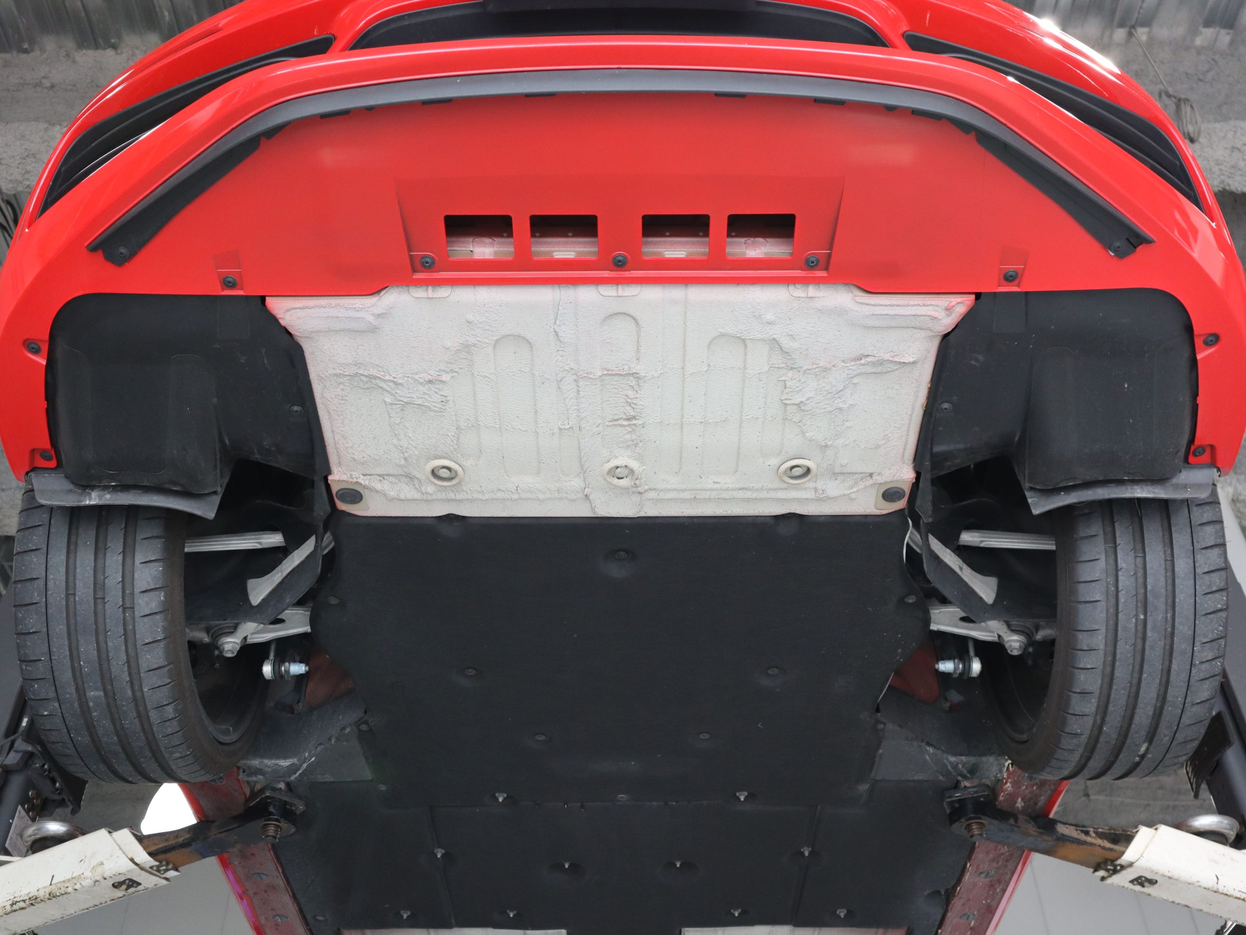ポルシェ718ケイマン（Type982）6MT<br>スポーツクロノPKG<br>スポーツエグゾースト<br>PASM