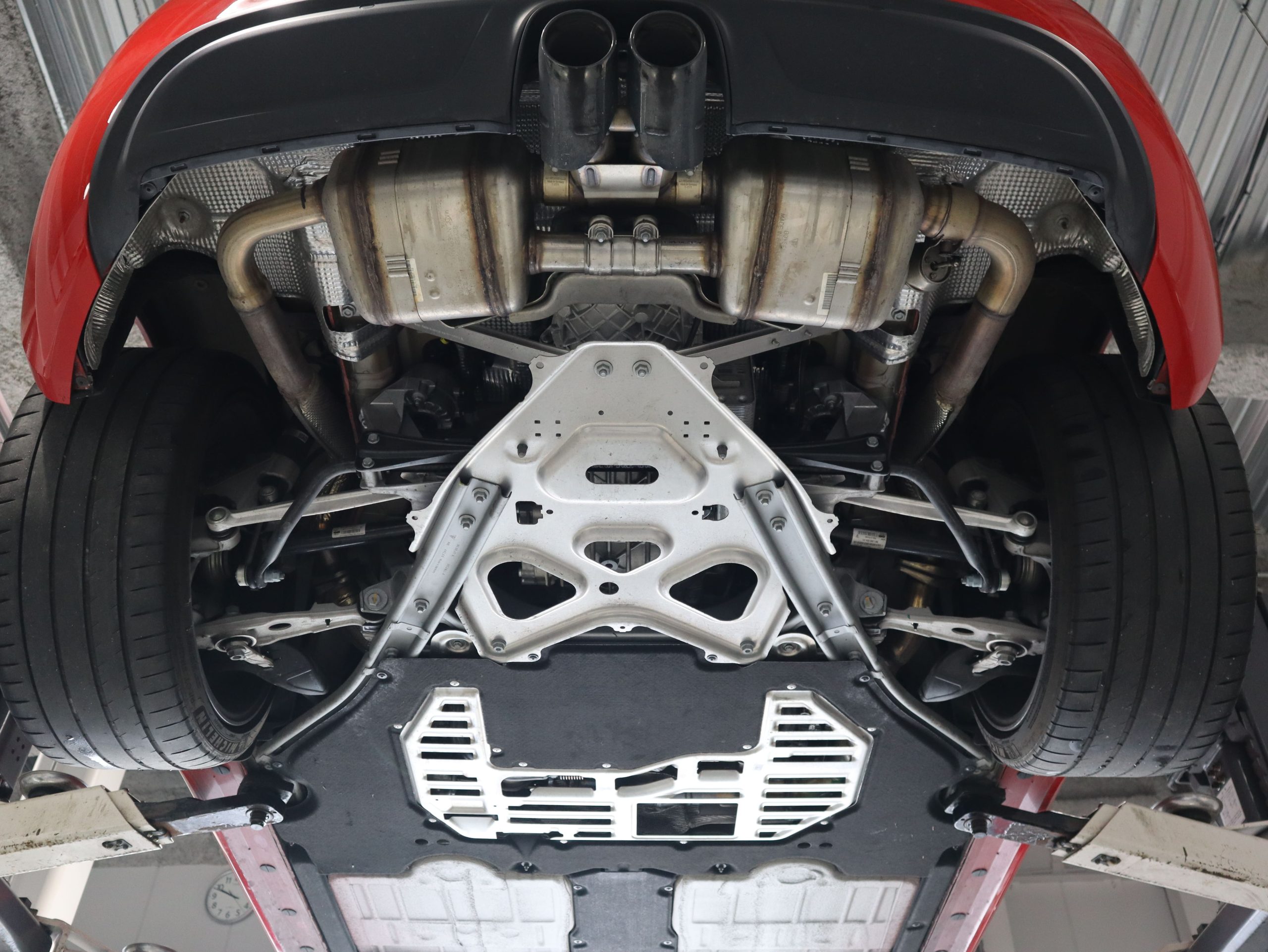ポルシェ718ケイマン（Type982）6MT<br>スポーツクロノPKG<br>スポーツエグゾースト<br>PASM