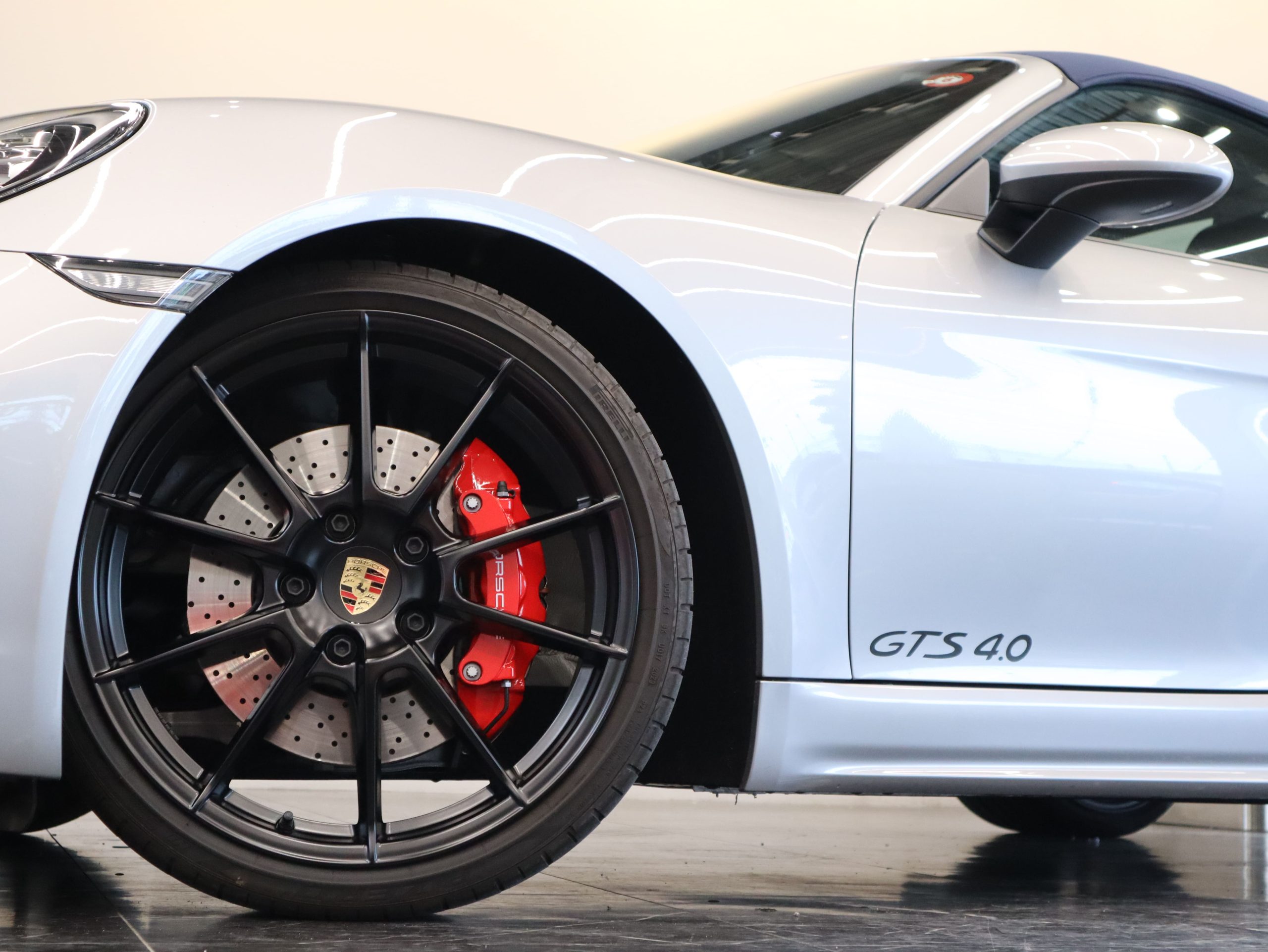 ★ポルシェ718ボクスターGTS4.0（Type982）6MT<br>グラファイトブルーレザーインテリア<br>ヒーテッドカーボンステアリング<br>ホワイトメーターパネル