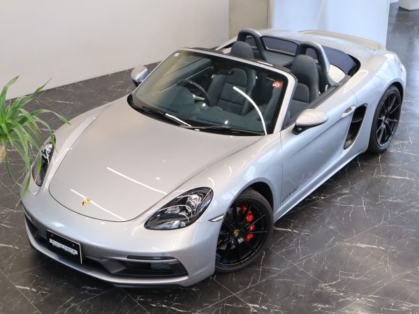ポルシェ　718ボクスターGTS4.0　自然吸気　6MT　マニュアル　個性的　高品質なポルシェ　高品質な中古車　千葉県　有名なポルシェ専門　GTシルバーメタリック