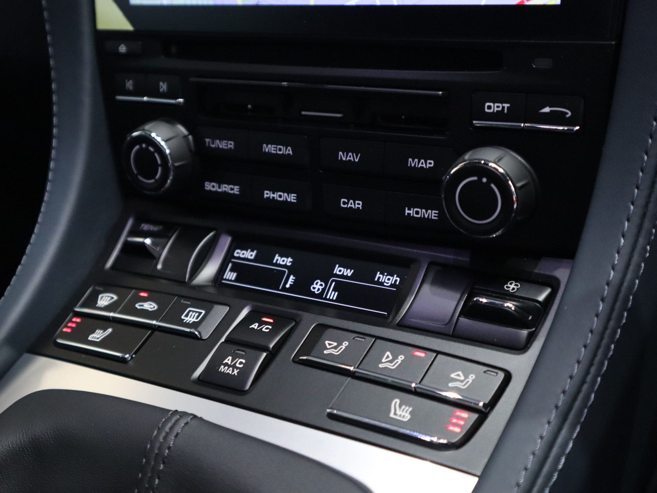 ★ポルシェ718ボクスターGTS4.0（Type982）6MT<br>グラファイトブルーレザーインテリア<br>ヒーテッドカーボンステアリング<br>ホワイトメーターパネル