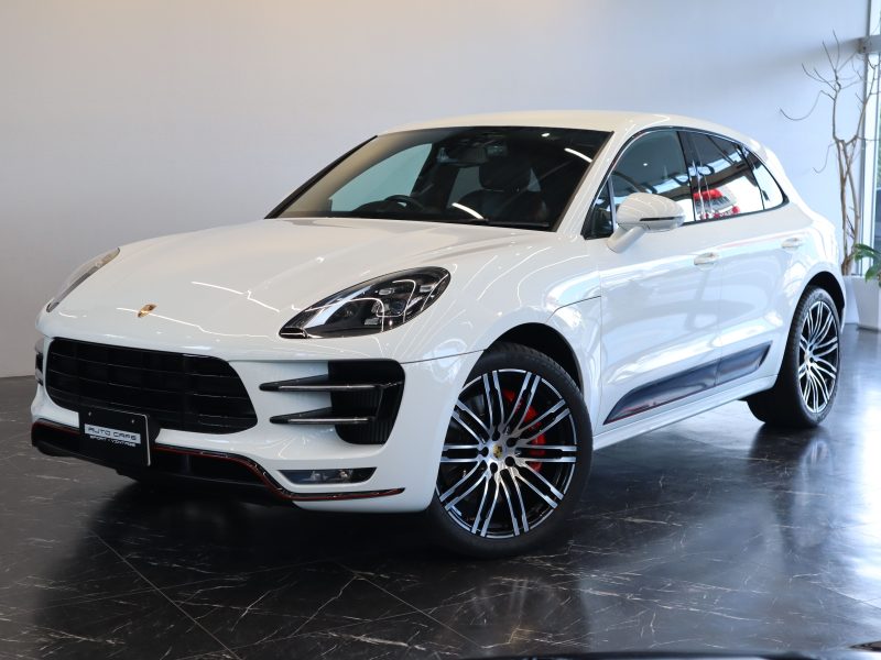 ポルシェマカンターボ特別仕様車<br>【Exclusive Performance Edition】<br>パフォーマンスパッケージ<br>ターボエクステリアパッケージ<br>EXCPエディションインテリアパッケージ<br>