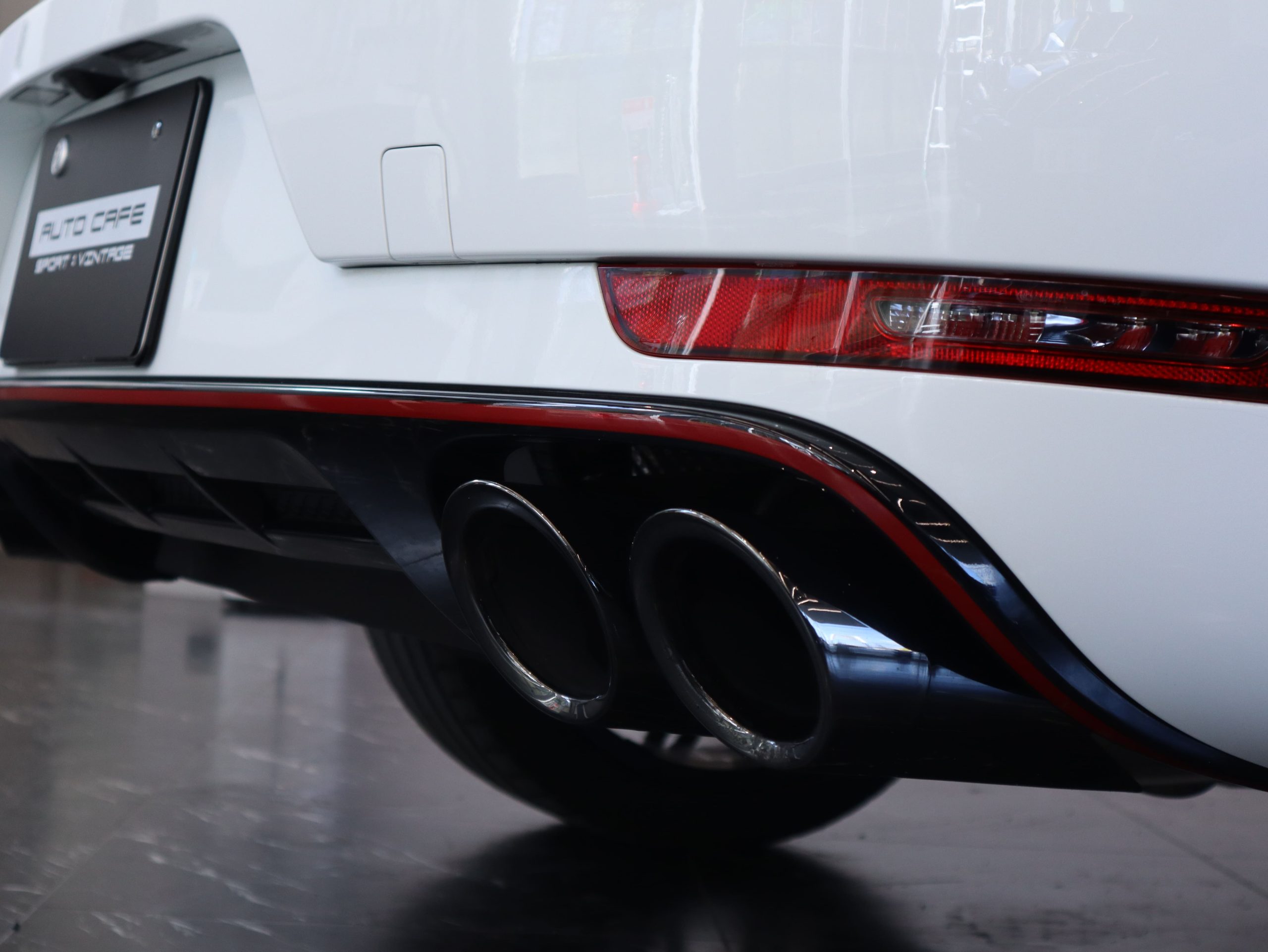 ポルシェマカンターボ特別仕様車<br>【Exclusive Performance Edition】<br>パフォーマンスパッケージ<br>ターボエクステリアパッケージ<br>EXCPエディションインテリアパッケージ<br>