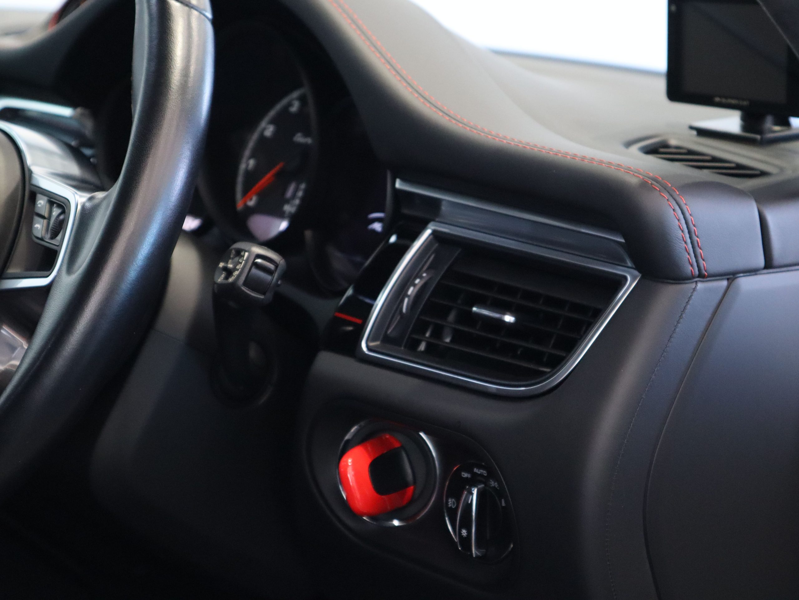 ポルシェマカンターボ特別仕様車<br>【Exclusive Performance Edition】<br>パフォーマンスパッケージ<br>ターボエクステリアパッケージ<br>EXCPエディションインテリアパッケージ<br>