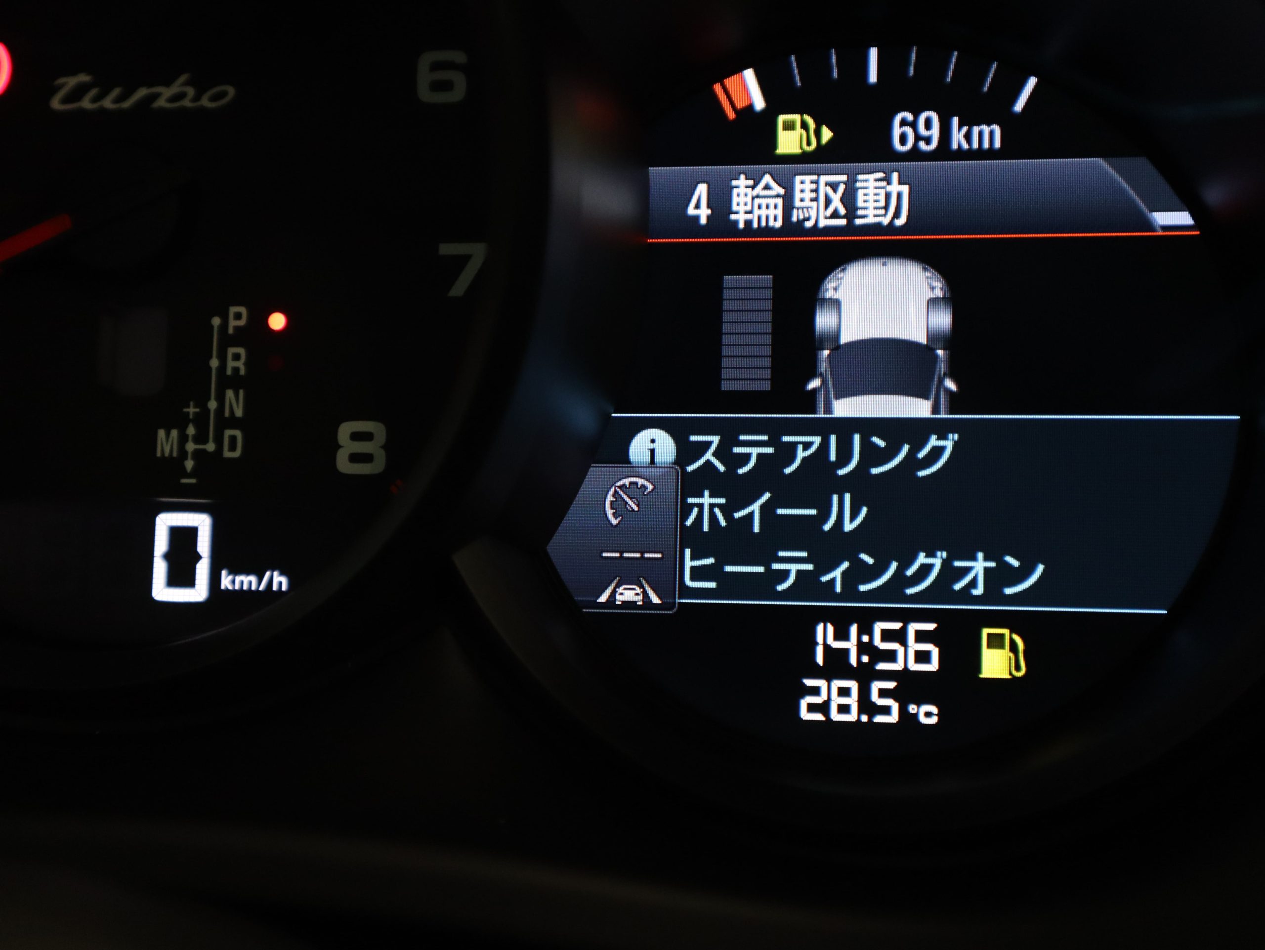 ポルシェマカンターボ特別仕様車<br>【Exclusive Performance Edition】<br>パフォーマンスパッケージ<br>ターボエクステリアパッケージ<br>EXCPエディションインテリアパッケージ<br>