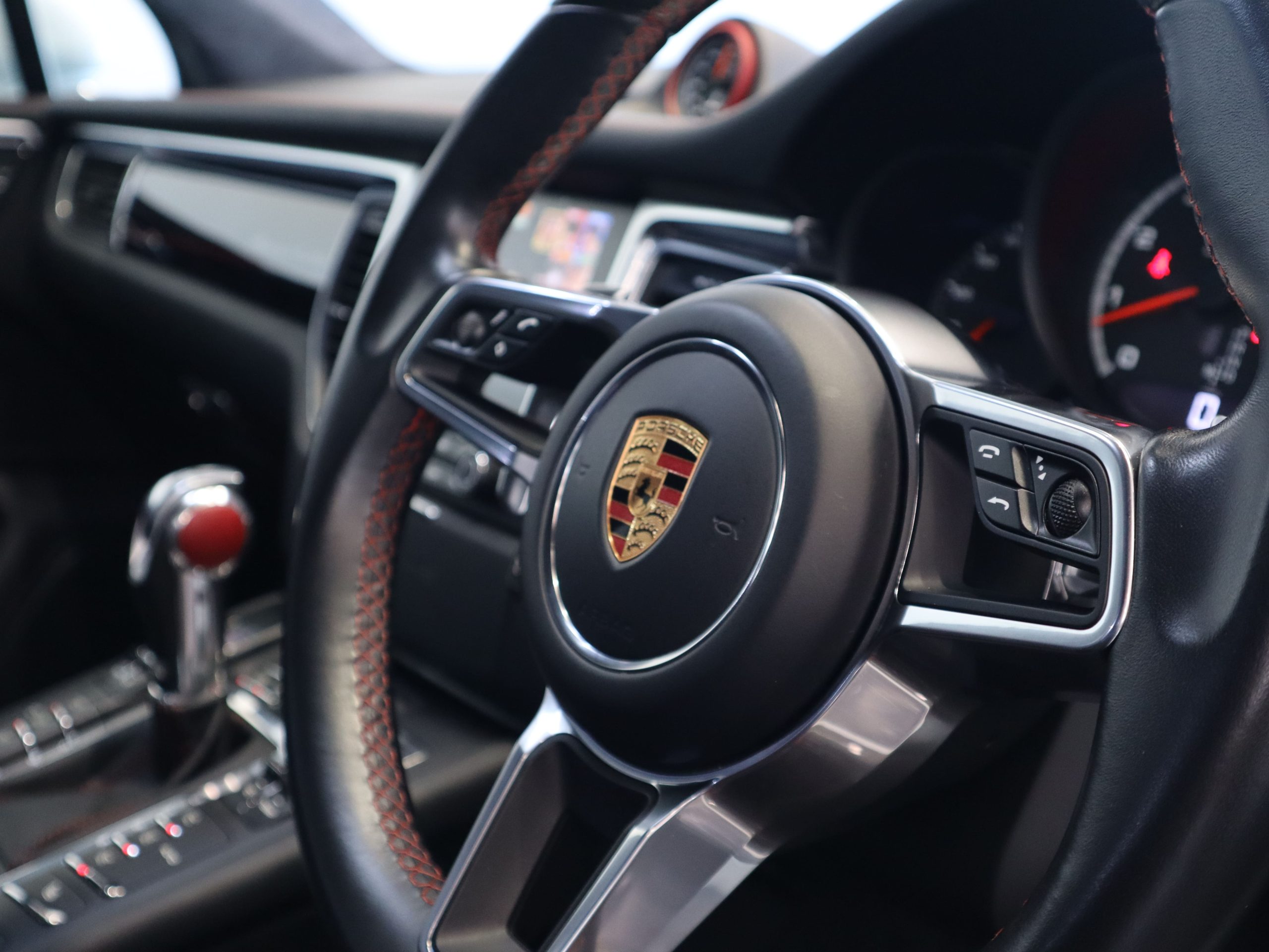 ポルシェマカンターボ特別仕様車<br>【Exclusive Performance Edition】<br>パフォーマンスパッケージ<br>ターボエクステリアパッケージ<br>EXCPエディションインテリアパッケージ<br>
