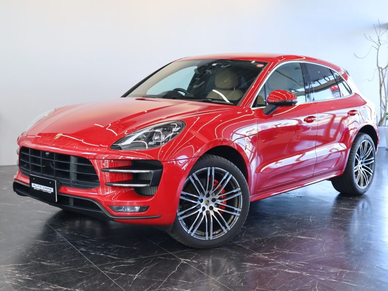 ポルシェマカンターボ<br>スポーツクロノパッケージ<br>ツートンレザーインテリア<br>BOSEサラウンドサウンドシステム<br>エントリー＆ドライブシステム