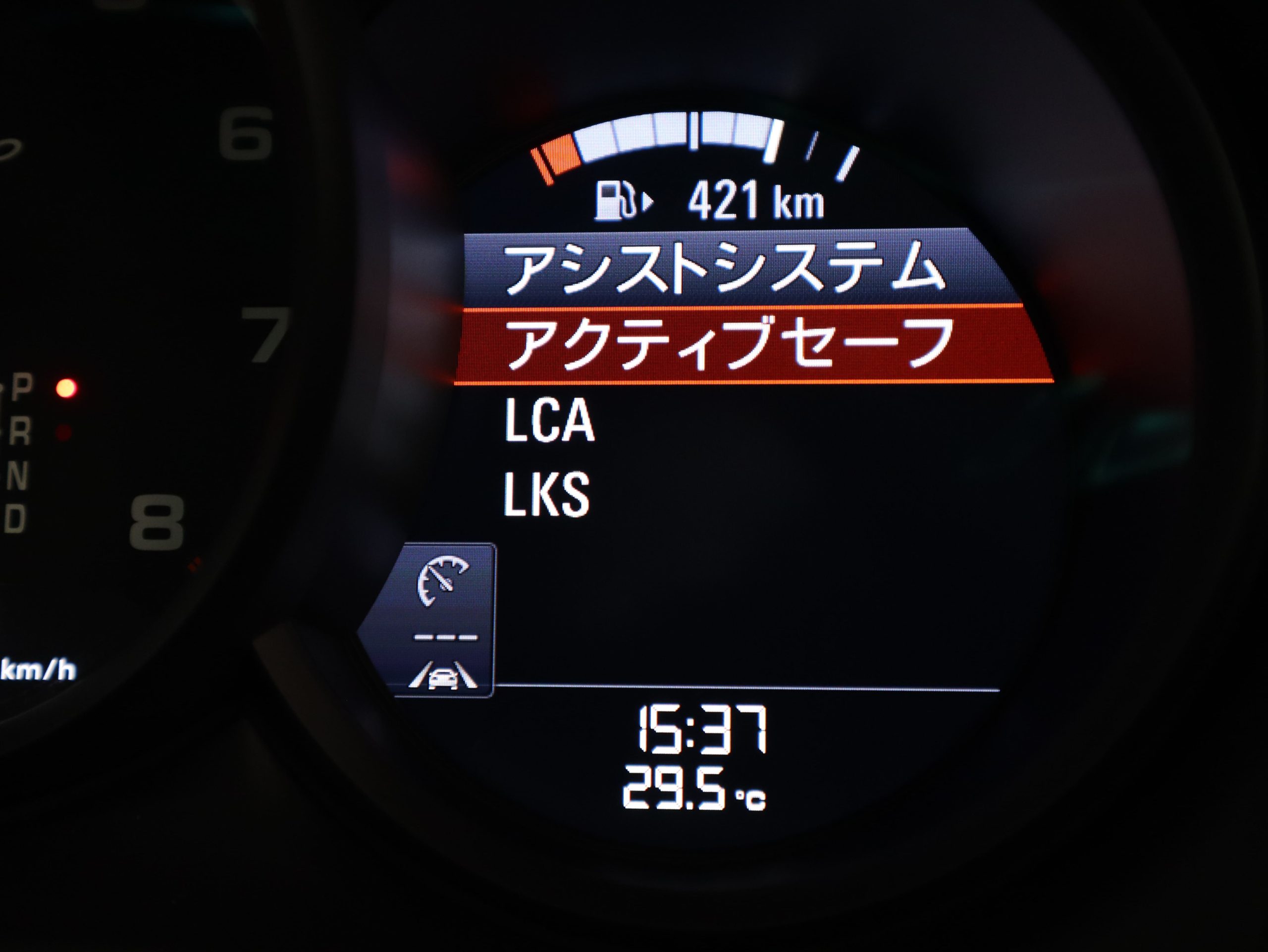 ポルシェマカンターボ<br>スポーツクロノパッケージ<br>ツートンレザーインテリア<br>BOSEサラウンドサウンドシステム<br>エントリー＆ドライブシステム