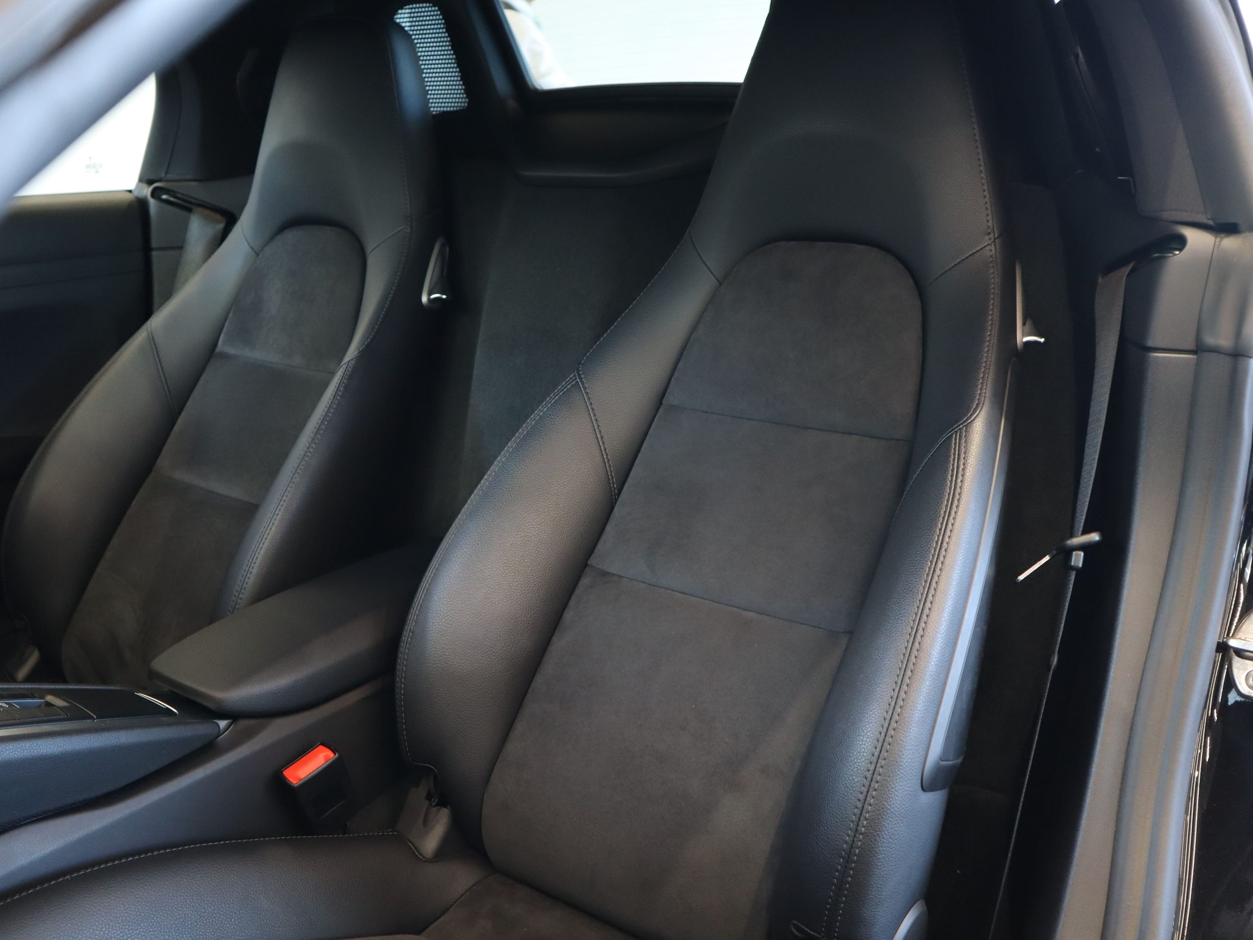 ポルシェ718ボクスター（Type982）PDK<br>スポーツクロノパッケージ<br>シートヒーター<br>電動可倒式ドアミラー