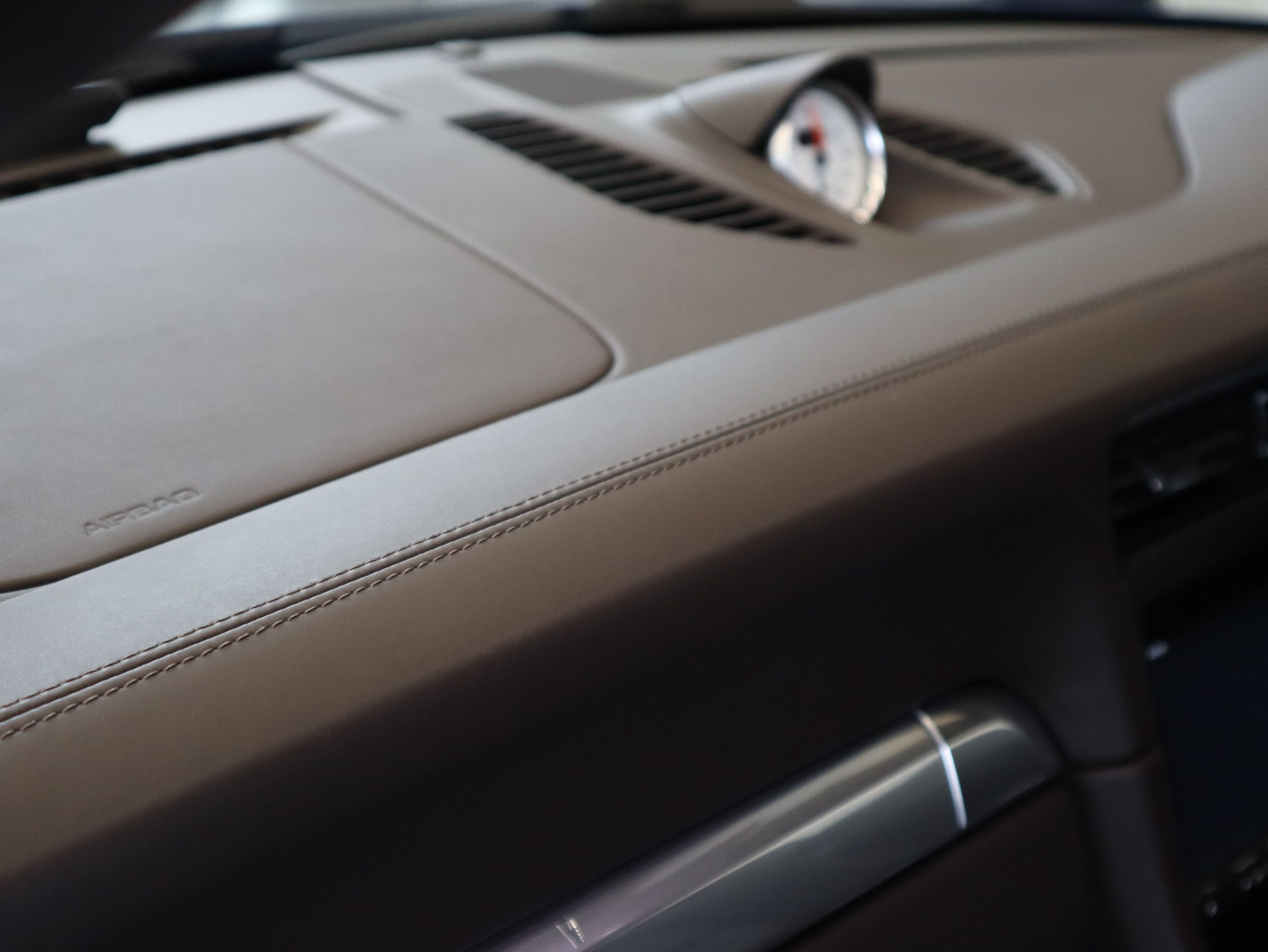 ポルシェ911カレラS（Type991.1）PDK<br>エスプレッソレザーインテリア<br>スポーツクロノパッケージ<br>スポーツエグゾーストシステム<br>PASMスポーツシャシー