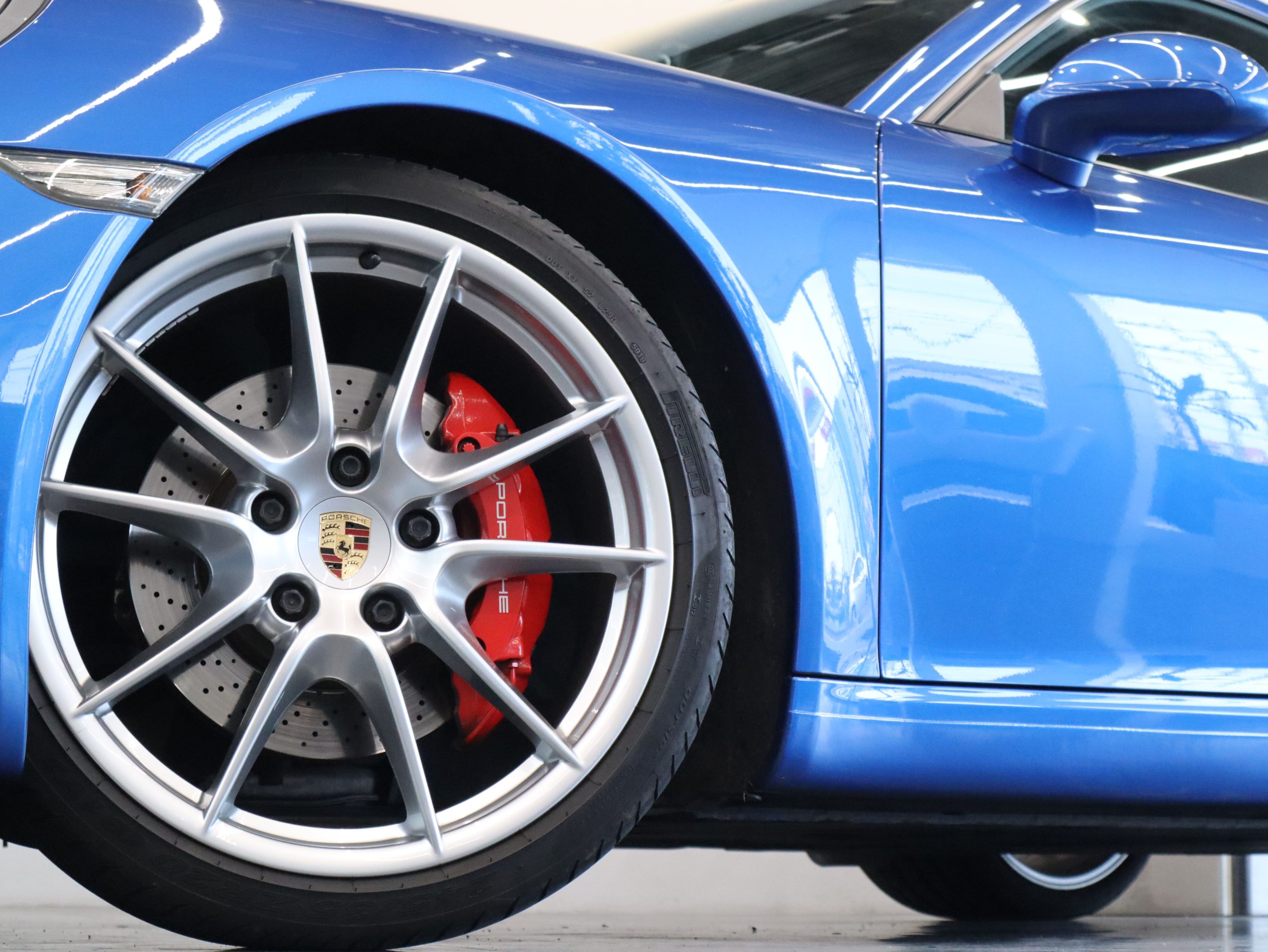 ポルシェ911カレラS（Type991.1）PDK<br>エスプレッソレザーインテリア<br>スポーツクロノパッケージ<br>スポーツエグゾーストシステム<br>PASMスポーツシャシー