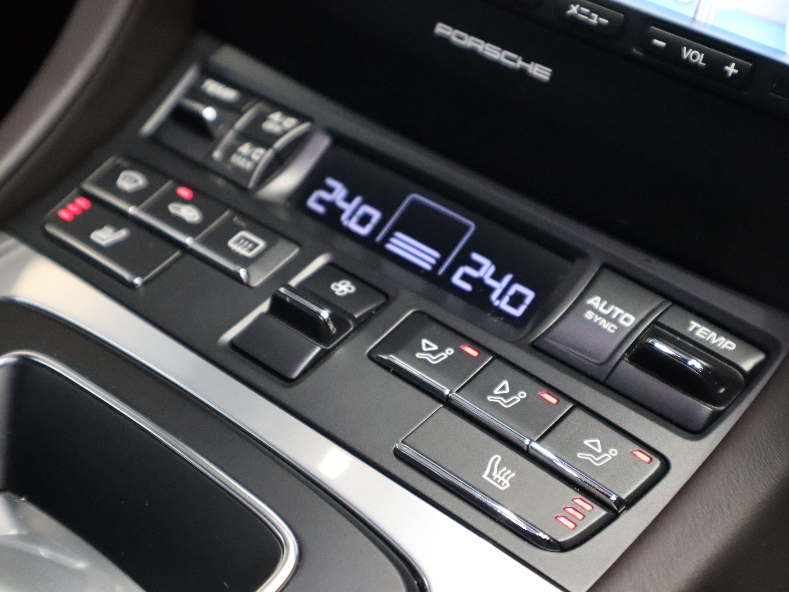 ポルシェ911カレラS（Type991.1）PDK<br>エスプレッソレザーインテリア<br>スポーツクロノパッケージ<br>スポーツエグゾーストシステム<br>PASMスポーツシャシー