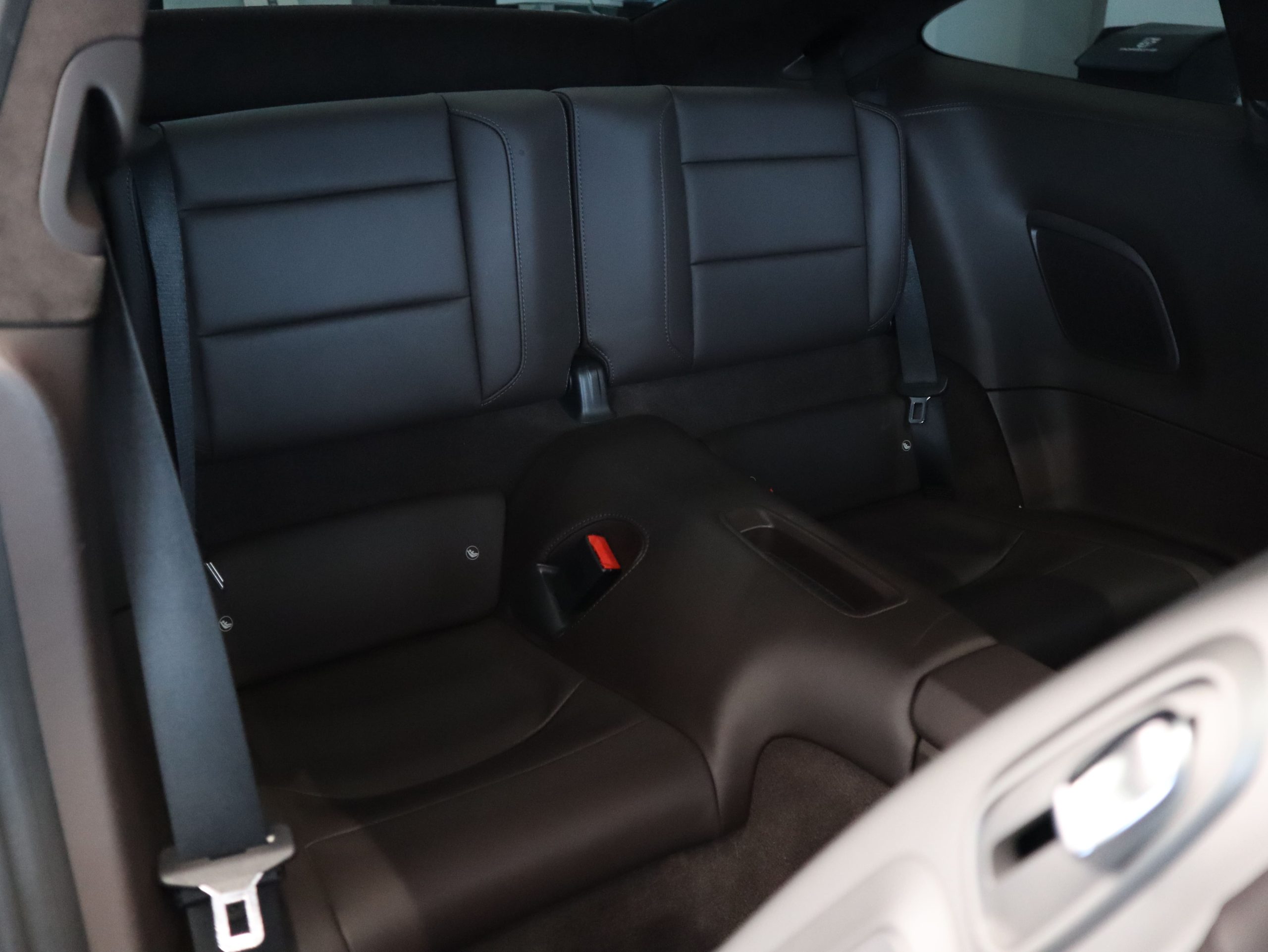 ポルシェ911カレラS（Type991.1）PDK<br>エスプレッソレザーインテリア<br>スポーツクロノパッケージ<br>スポーツエグゾーストシステム<br>PASMスポーツシャシー