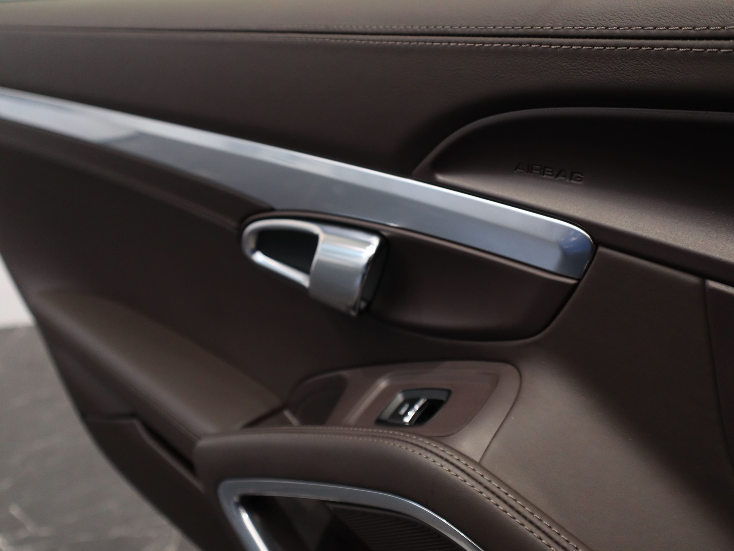 ポルシェ911カレラS（Type991.1）PDK<br>エスプレッソレザーインテリア<br>スポーツクロノパッケージ<br>スポーツエグゾーストシステム<br>PASMスポーツシャシー