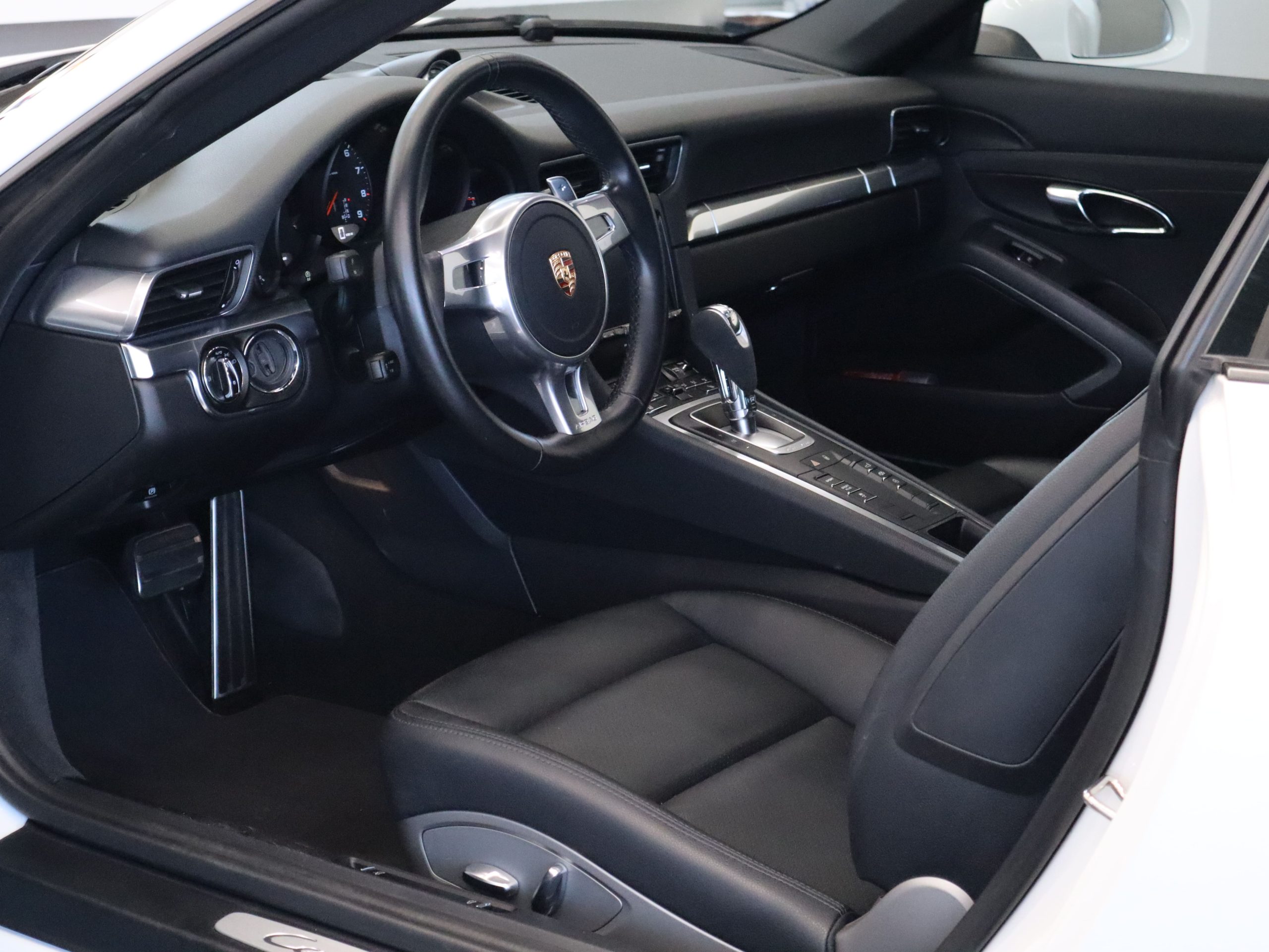 ポルシェ911カレラ（Type991.1）PDK<br>スポーツクロノパッケージ<br>スポーツエグゾーストシステム