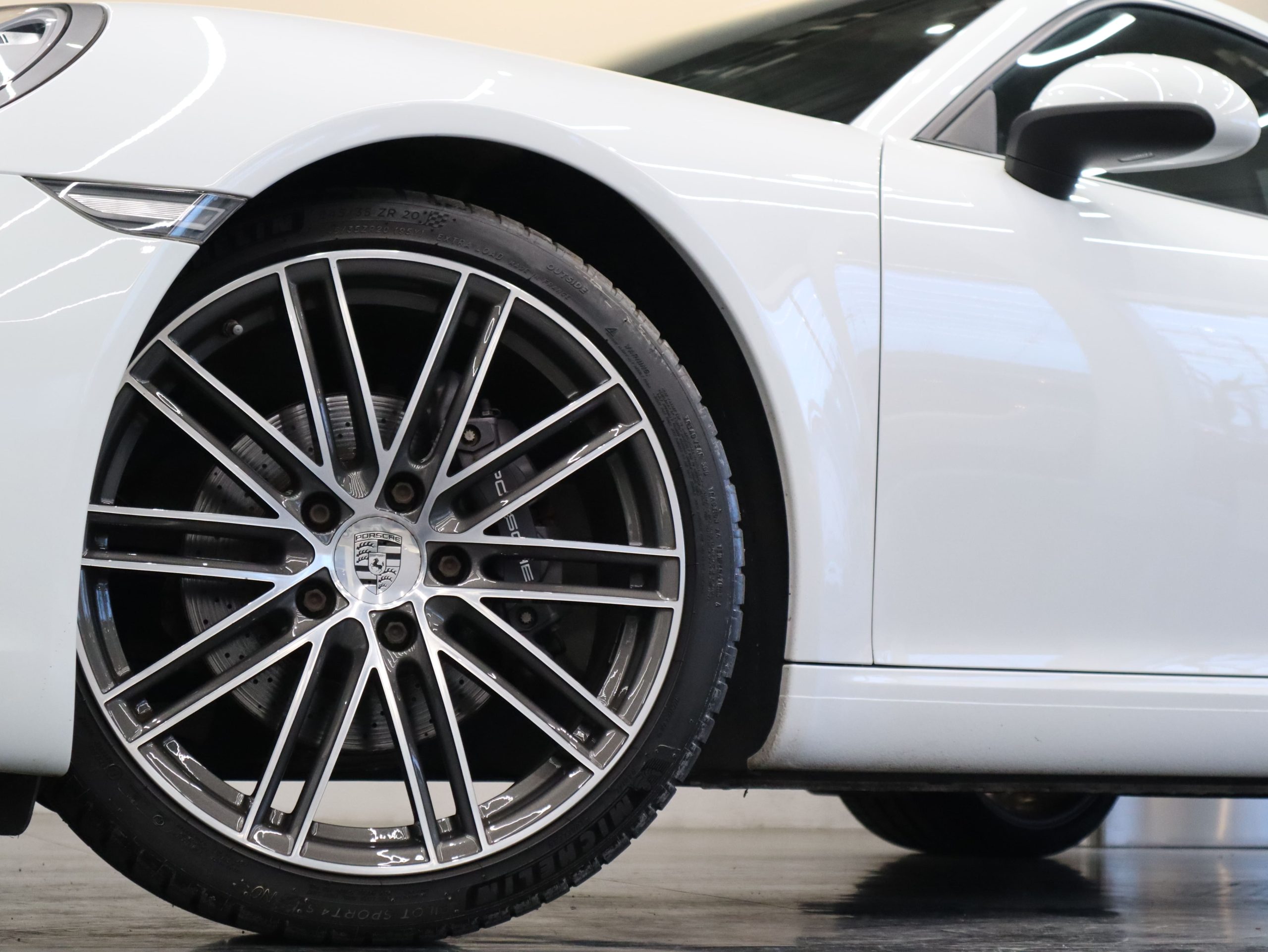 ポルシェ911カレラ（Type991.2）PDK<br>スポーツクロノパッケージ<br>レーンチェンジアシスト<br>エントリー＆ドライブシステム