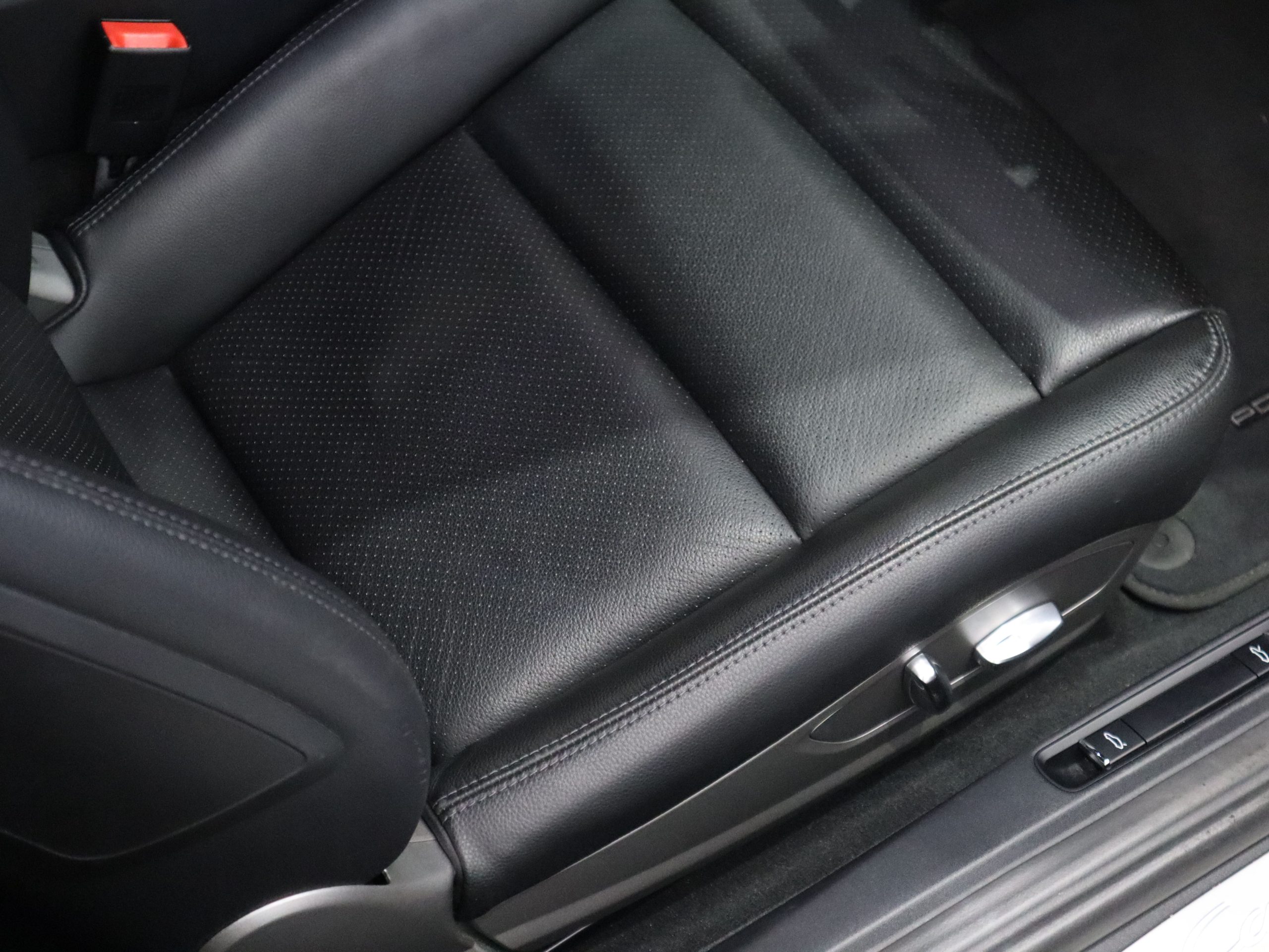 ポルシェ911カレラ（Type991.2）PDK<br>スポーツクロノパッケージ<br>レーンチェンジアシスト<br>エントリー＆ドライブシステム