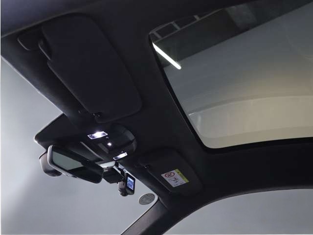 ポルシェ911カレラ4GTS（Type992）PDK<br>フロントアクスルリフトシステム<br>リアアクスルステアリング<br>GTS＆マットカーボンインテリアPKG<br>ハイグロスエクステリアPKG<br>チルト/スライド式電動ガラスサンルーフ
