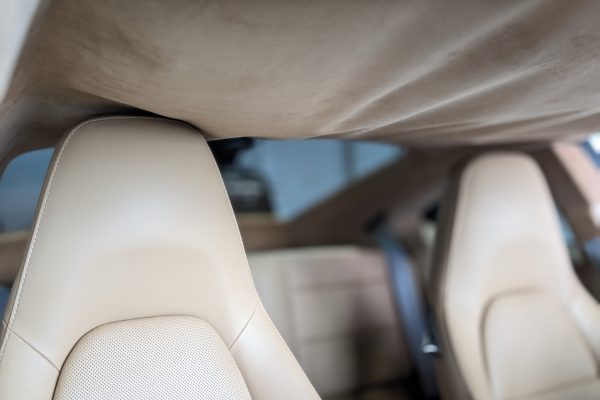 東レ Ultrasuede でヘッドライニング張替え　911type991　