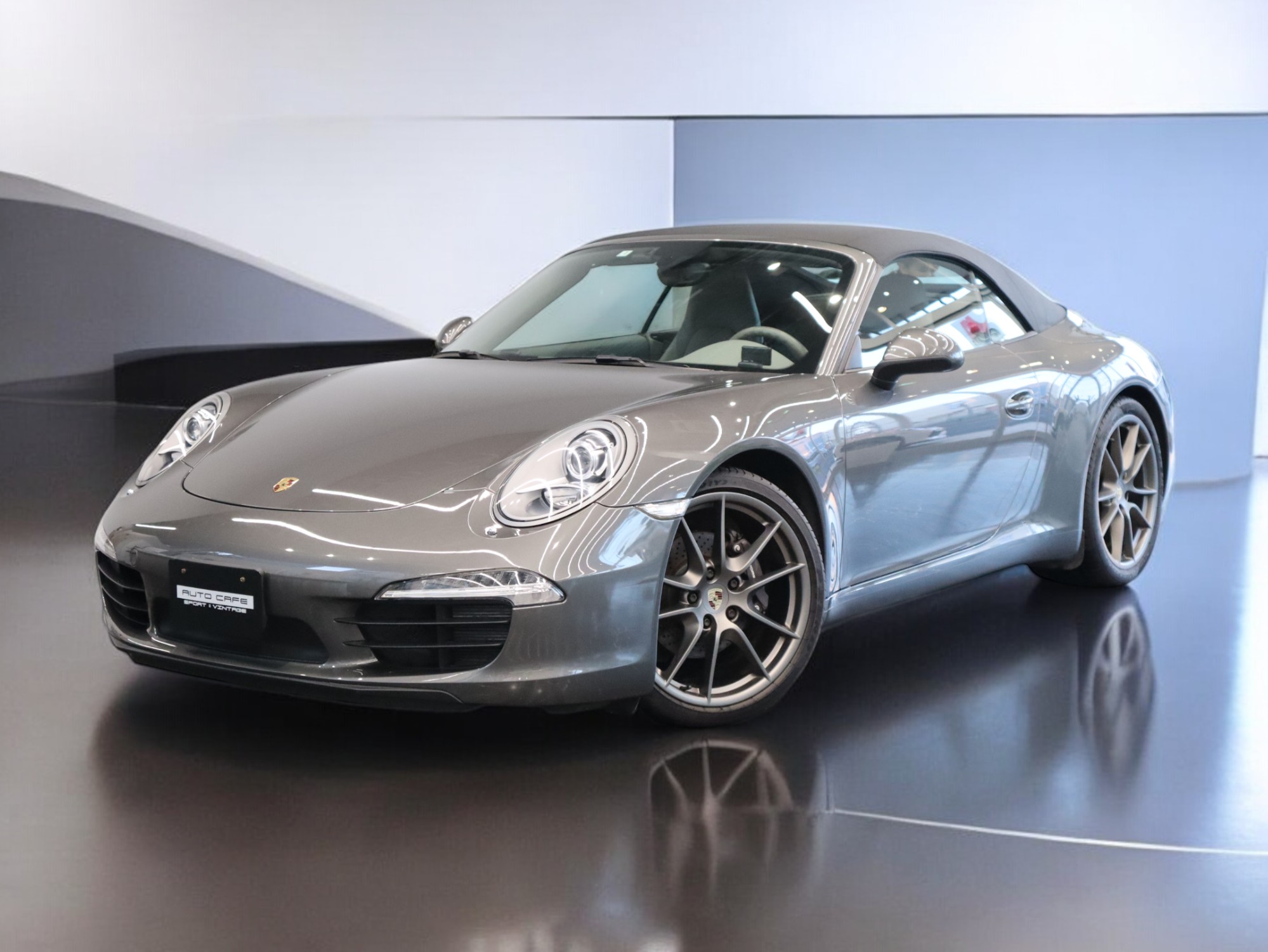 ポルシェ911カレラカブリオレ（Type991.1）PDK<br>スポーツエグゾーストシステム<br>シートベンチレーション<br>サテンプラチナ塗装ホイール<br>PASM
