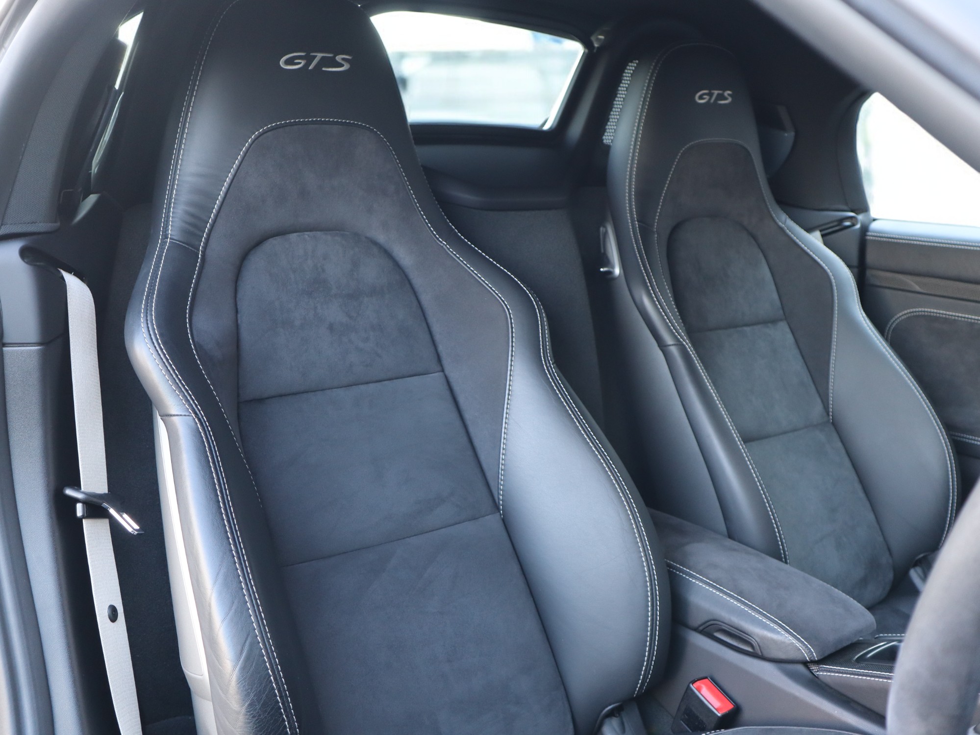 ポルシェ718ボクスターGTS（Type982）6MT<br>GTSインテリアパッケージ<br>GTSアルカンターラパッケージ<br>スポーツクロノパッケージ<br>ポルシェトルクベクタリング