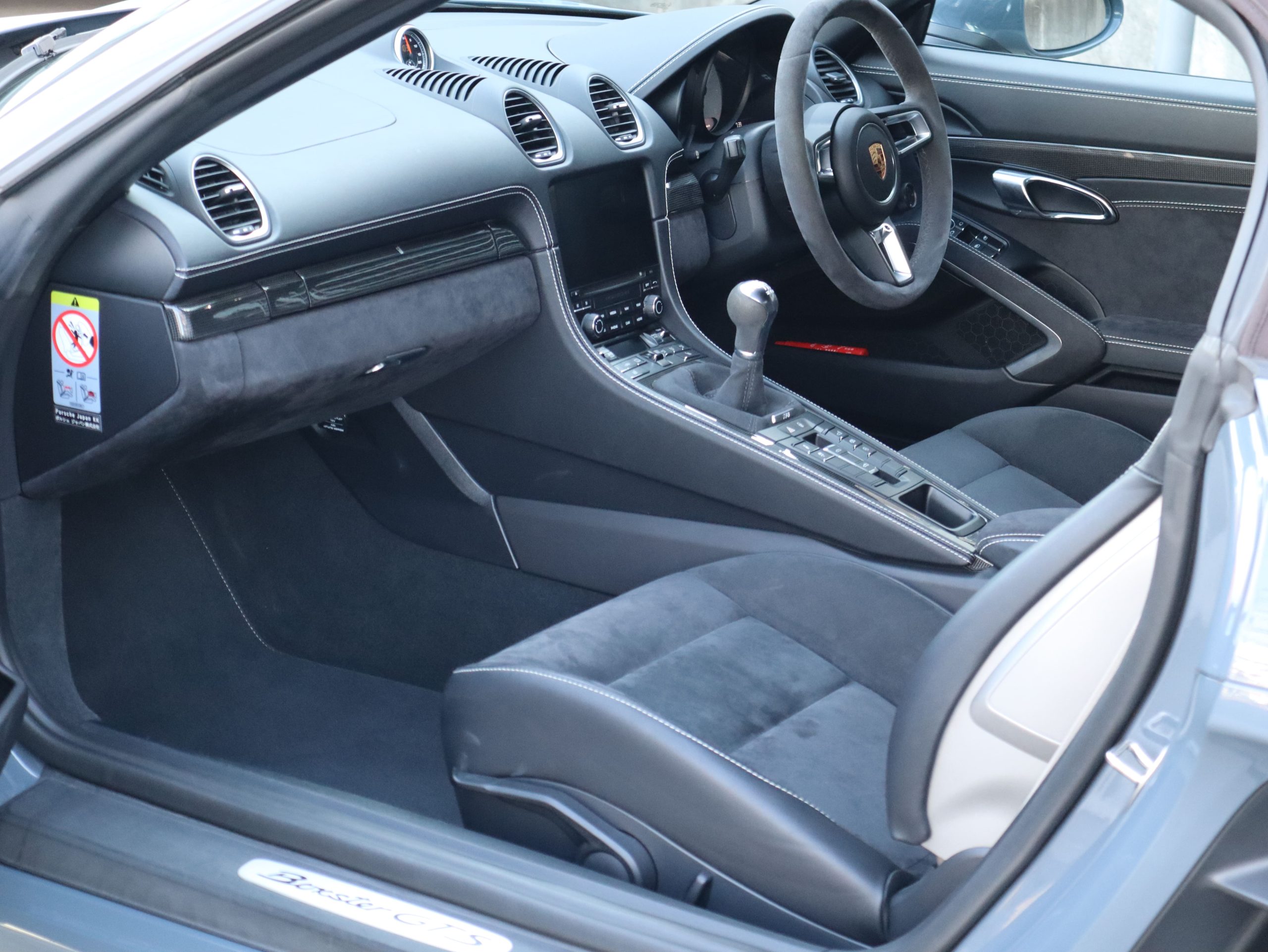 ポルシェ718ボクスターGTS（Type982）6MT<br>GTSインテリアパッケージ<br>GTSアルカンターラパッケージ<br>スポーツクロノパッケージ<br>ポルシェトルクベクタリング