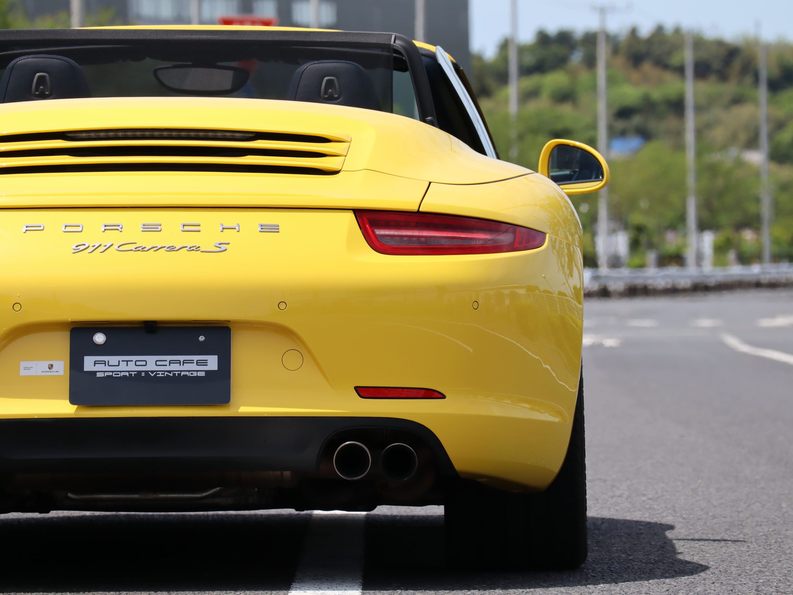ポルシェ911カレラSカブリオレ（Type991.1）PDK<br>スポーツクロノパッケージ<br>ブルーレザーインテリア<br>シートベンチレーション<br>シートヒーター