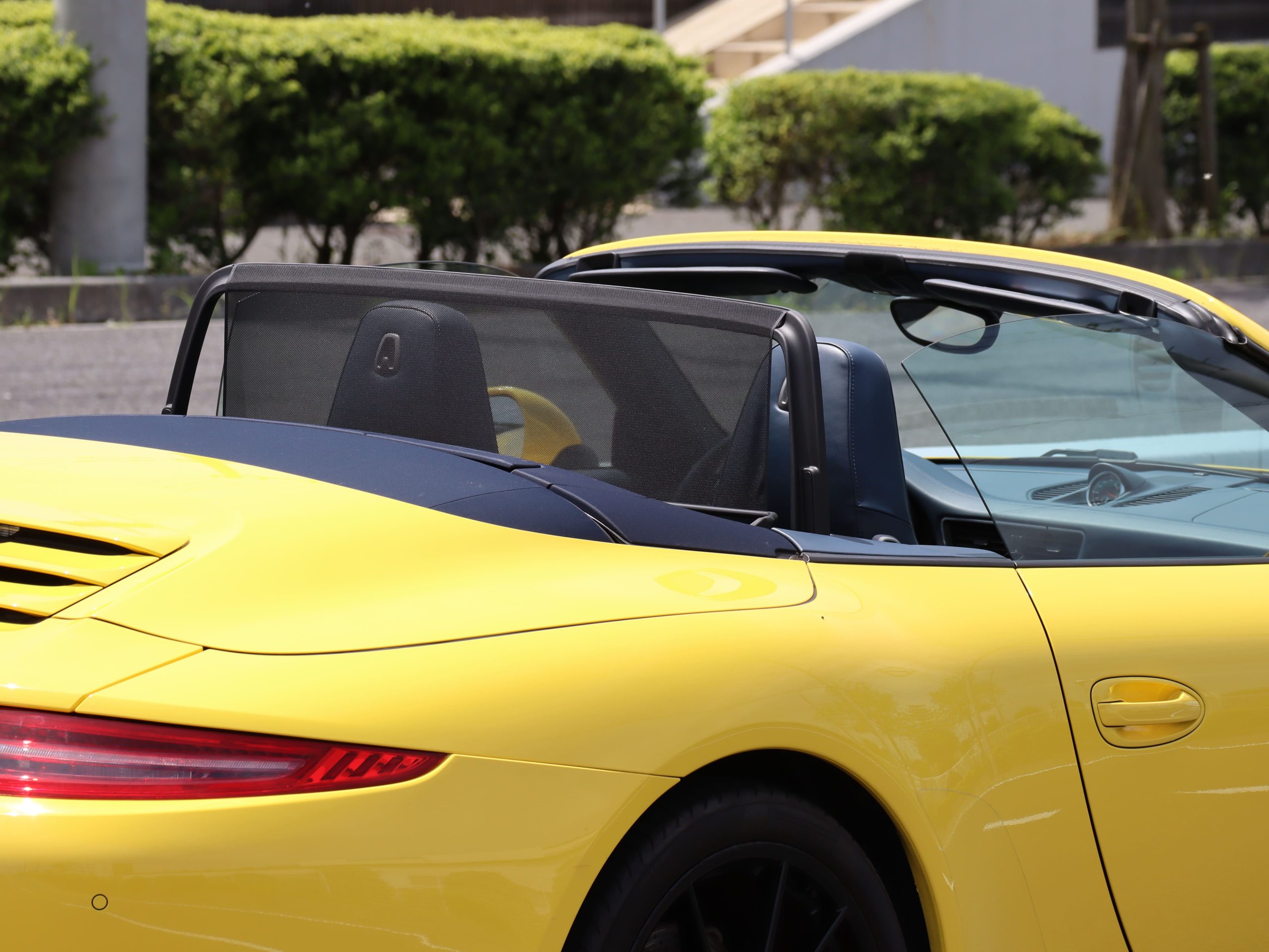 ポルシェ911カレラSカブリオレ（Type991.1）PDK<br>スポーツクロノパッケージ<br>ブルーレザーインテリア<br>シートベンチレーション<br>シートヒーター