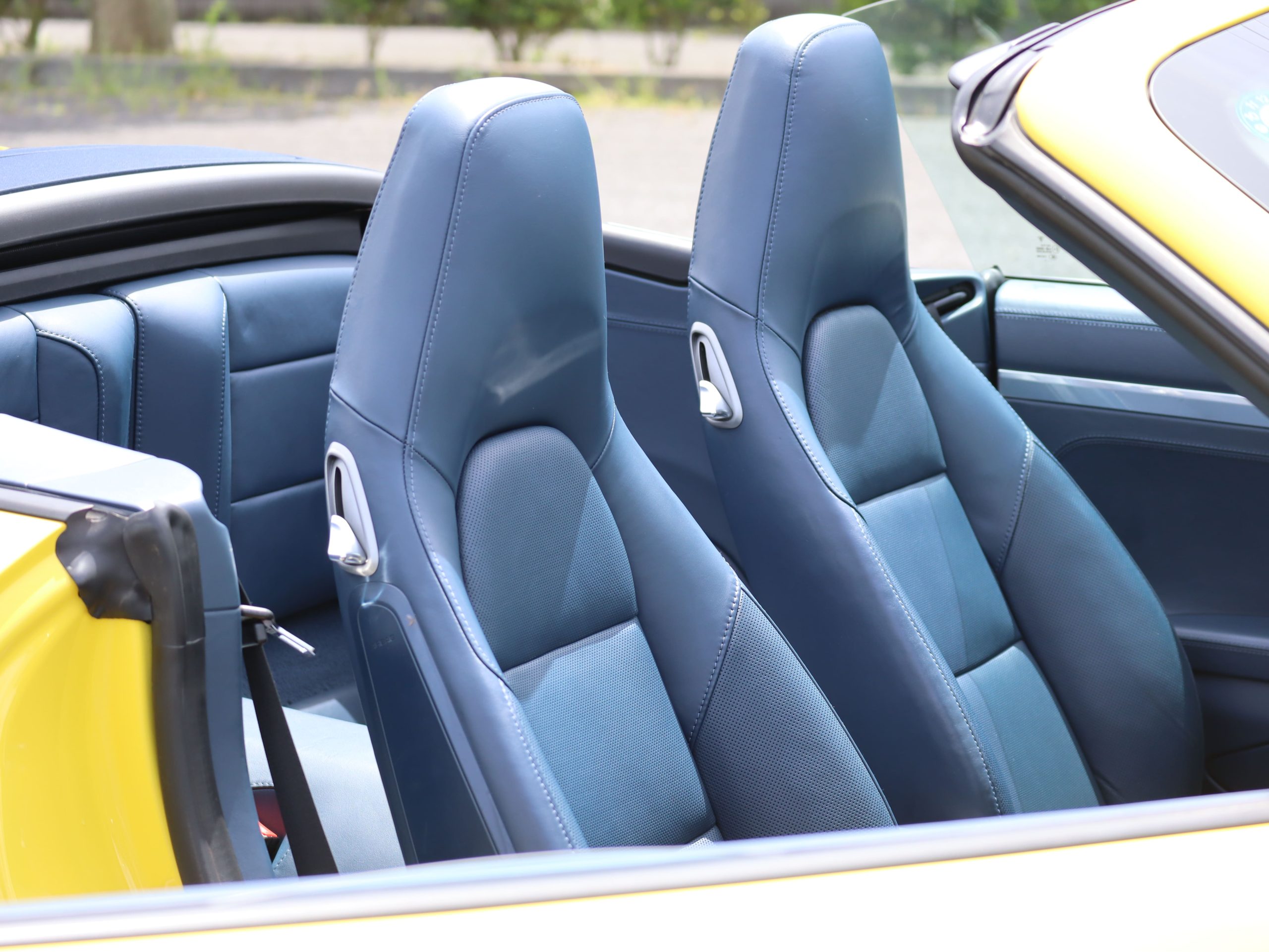 ポルシェ911カレラSカブリオレ（Type991.1）PDK<br>スポーツクロノパッケージ<br>ブルーレザーインテリア<br>シートベンチレーション<br>シートヒーター