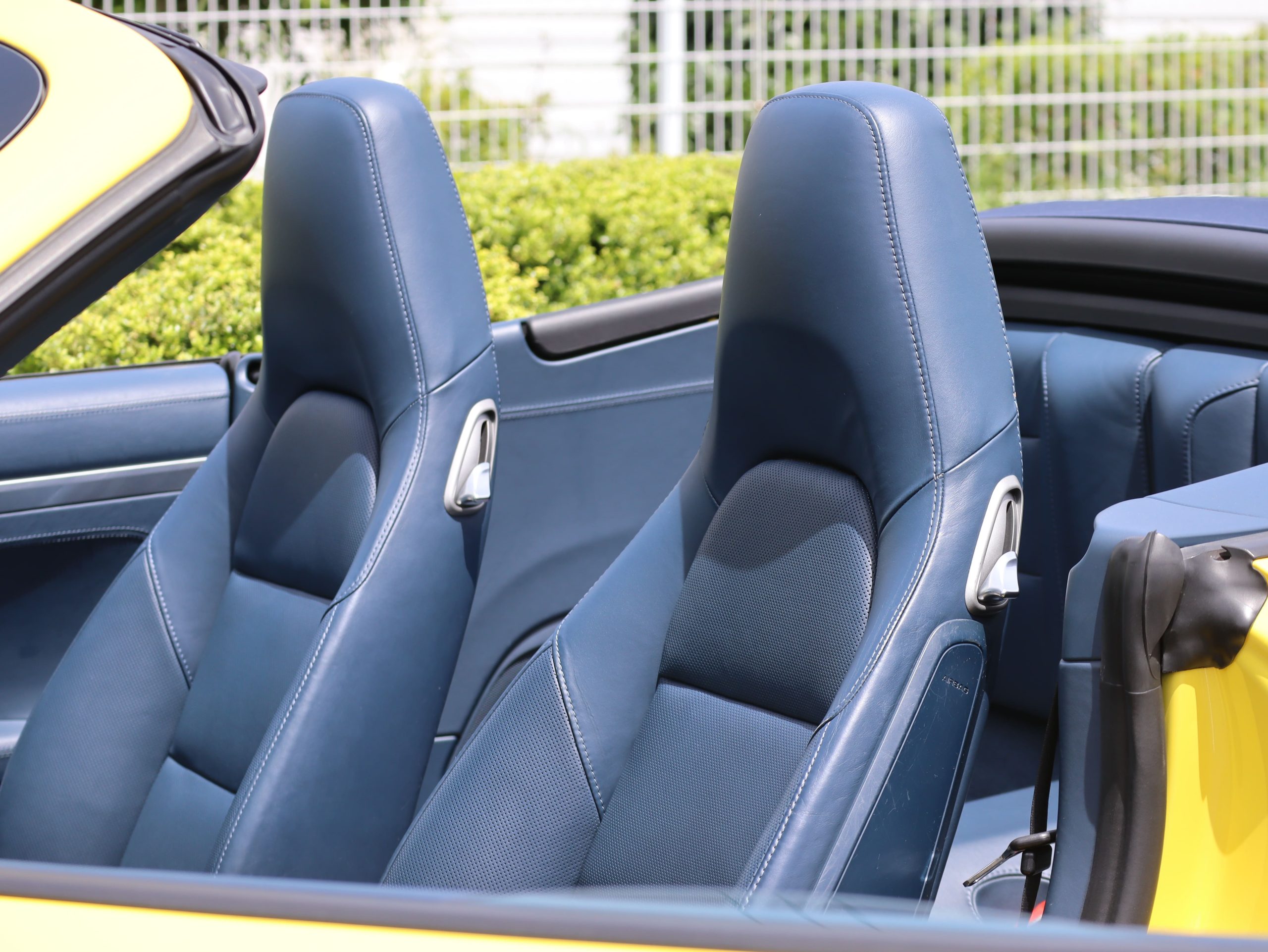ポルシェ911カレラSカブリオレ（Type991.1）PDK<br>スポーツクロノパッケージ<br>ブルーレザーインテリア<br>シートベンチレーション<br>シートヒーター