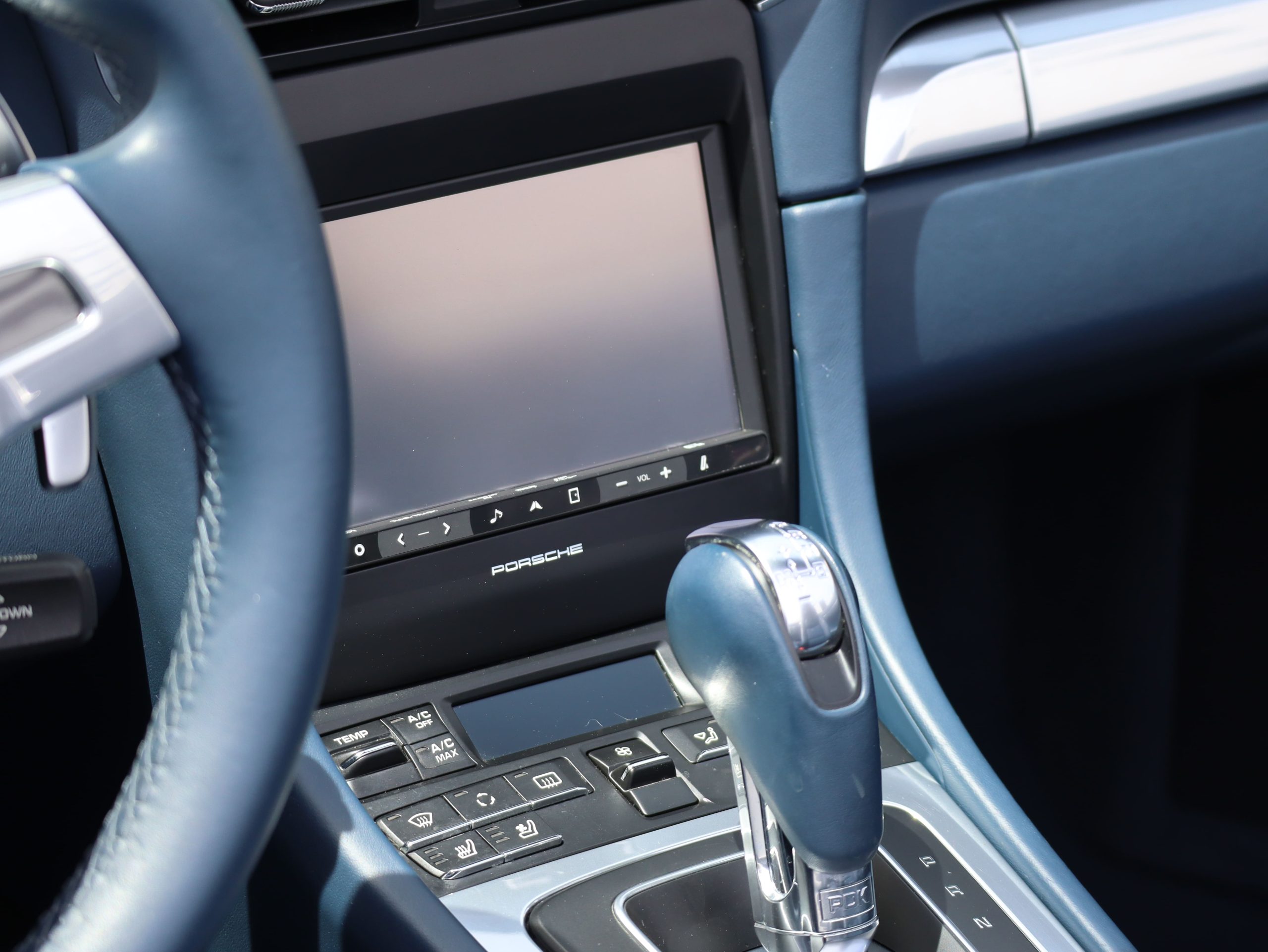 ポルシェ911カレラSカブリオレ（Type991.1）PDK<br>スポーツクロノパッケージ<br>ブルーレザーインテリア<br>シートベンチレーション<br>シートヒーター