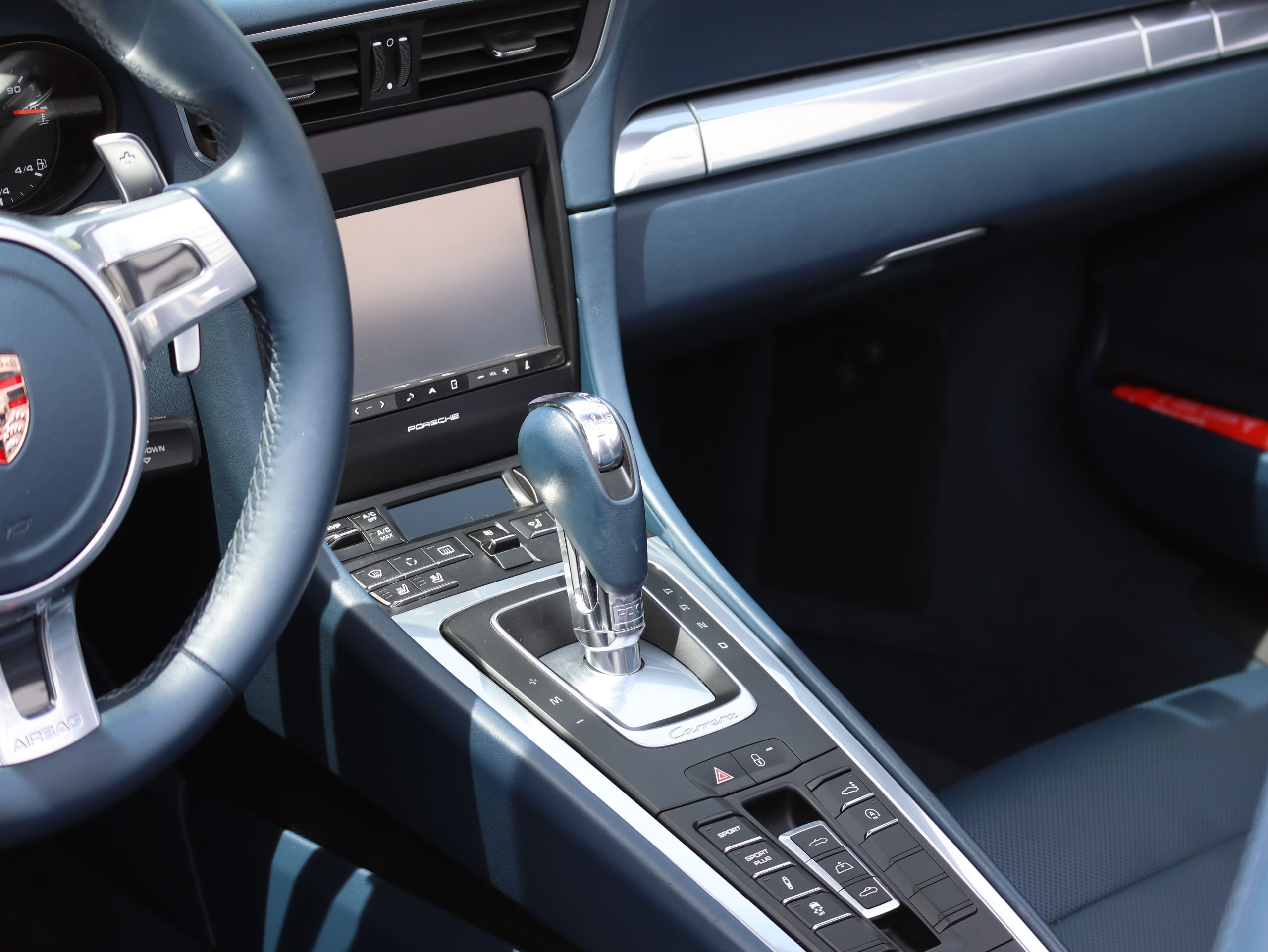 ポルシェ911カレラSカブリオレ（Type991.1）PDK<br>スポーツクロノパッケージ<br>ブルーレザーインテリア<br>シートベンチレーション<br>シートヒーター