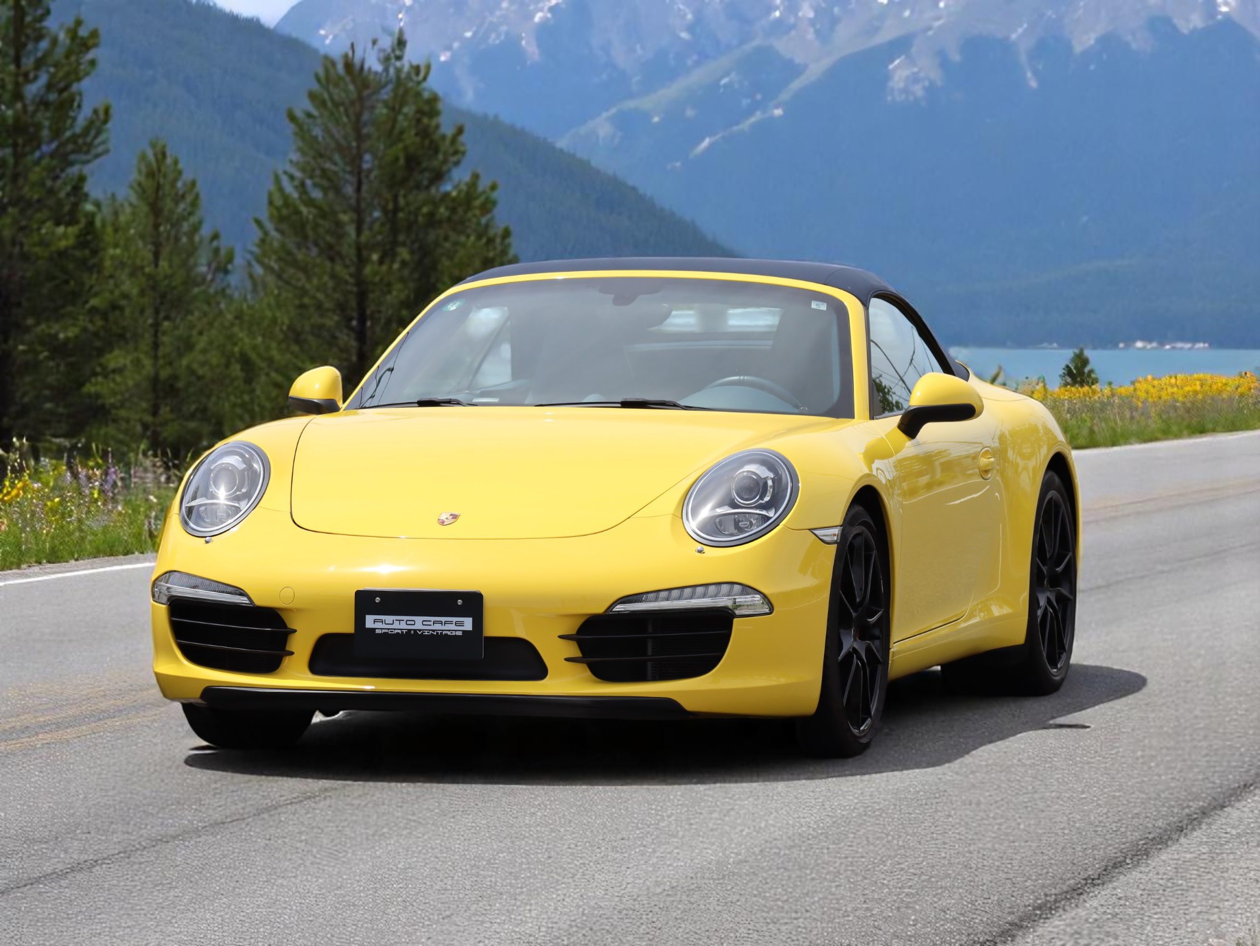 ポルシェ911カレラSカブリオレ（Type991.1）PDK<br>スポーツクロノパッケージ<br>ブルーレザーインテリア<br>シートベンチレーション<br>シートヒーター