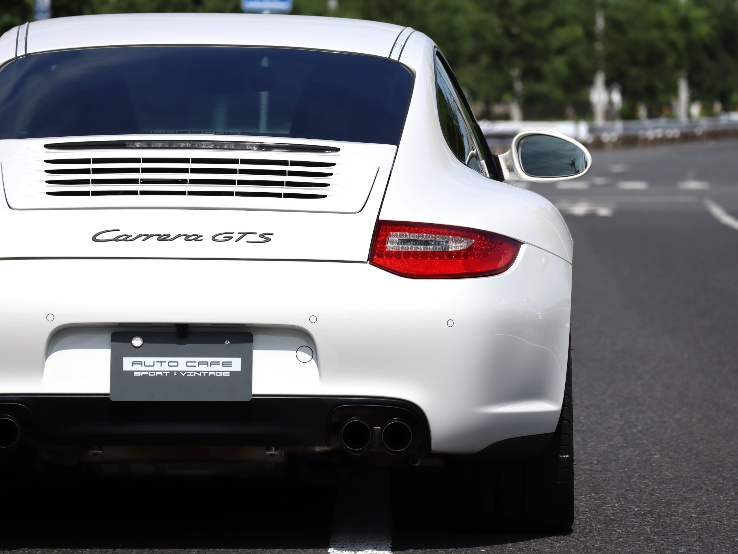 ポルシェ911カレラGTS（Type997.2）PDK<br>右ハンドル4人乗り<br>スポーツクロノパッケージ<br>スポーツエグゾーストシステム<br>アクティブサスペンションマネージメント<br>スポーツデザインステアリングホイール<br>センターロック式RSスパイダーホイール