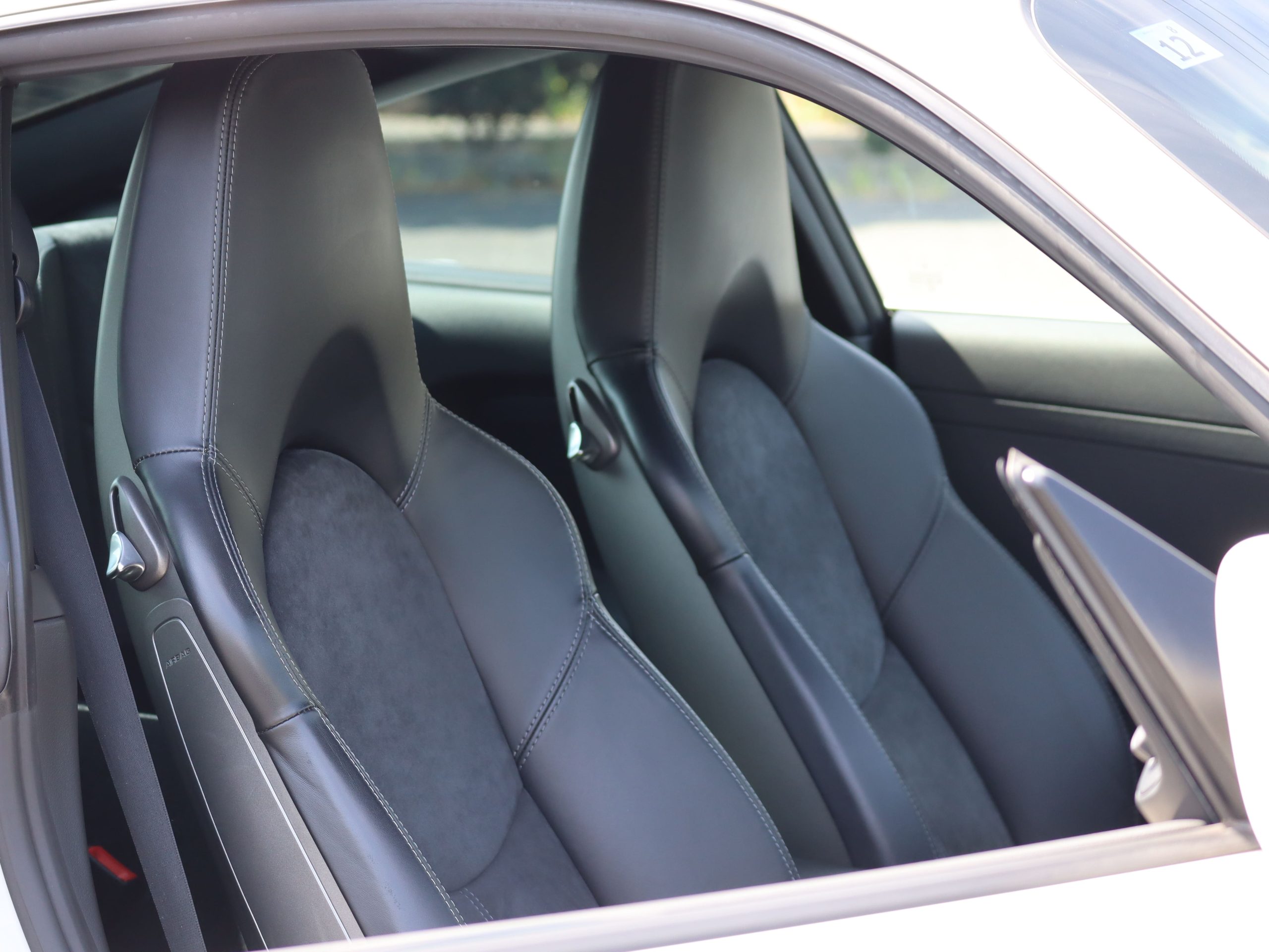 ポルシェ911カレラGTS（Type997.2）PDK<br>右ハンドル4人乗り<br>スポーツクロノパッケージ<br>スポーツエグゾーストシステム<br>アクティブサスペンションマネージメント<br>スポーツデザインステアリングホイール<br>センターロック式RSスパイダーホイール