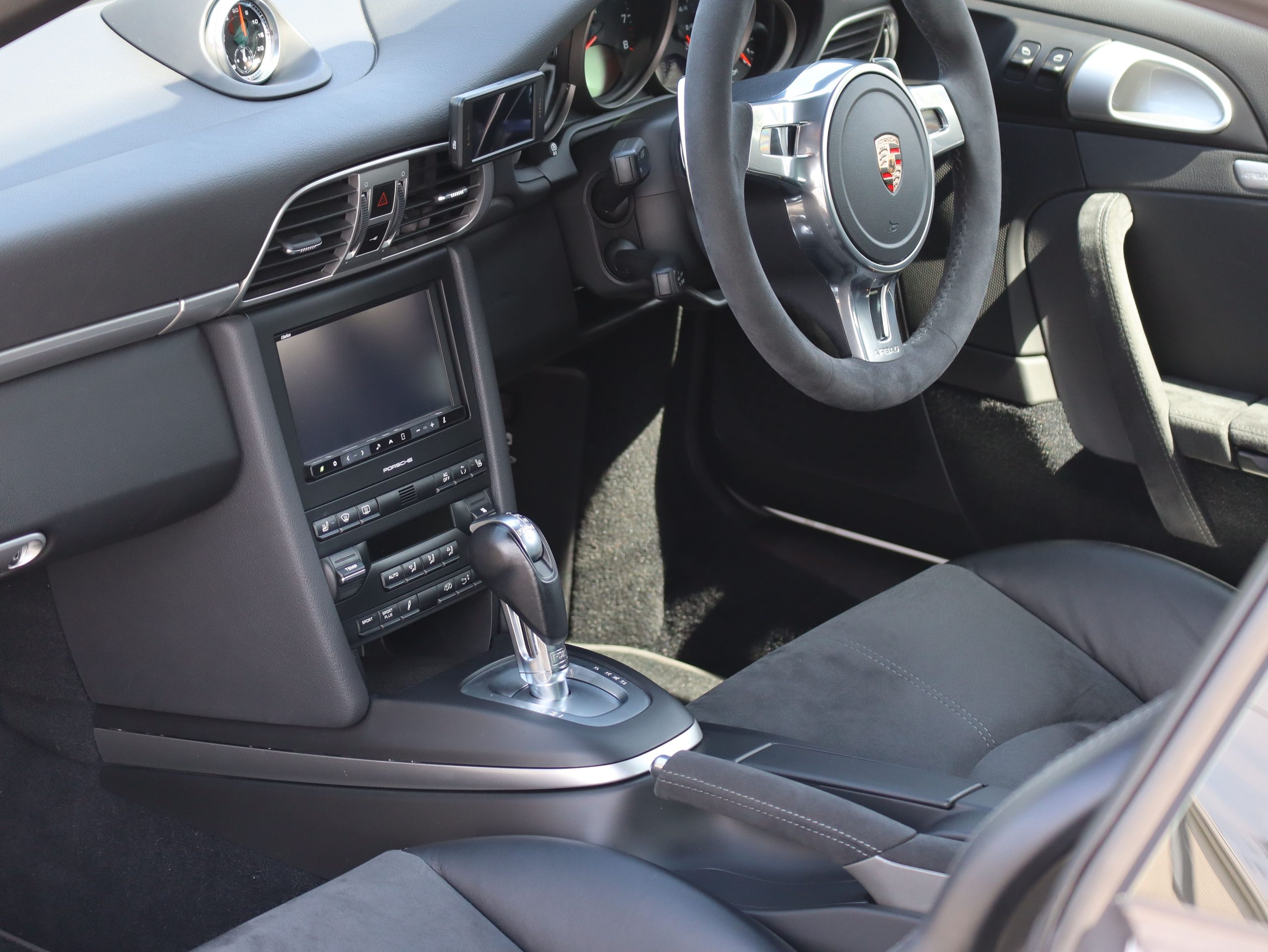 ポルシェ911カレラGTS（Type997.2）PDK<br>右ハンドル4人乗り<br>スポーツクロノパッケージ<br>スポーツエグゾーストシステム<br>アクティブサスペンションマネージメント<br>スポーツデザインステアリングホイール<br>センターロック式RSスパイダーホイール