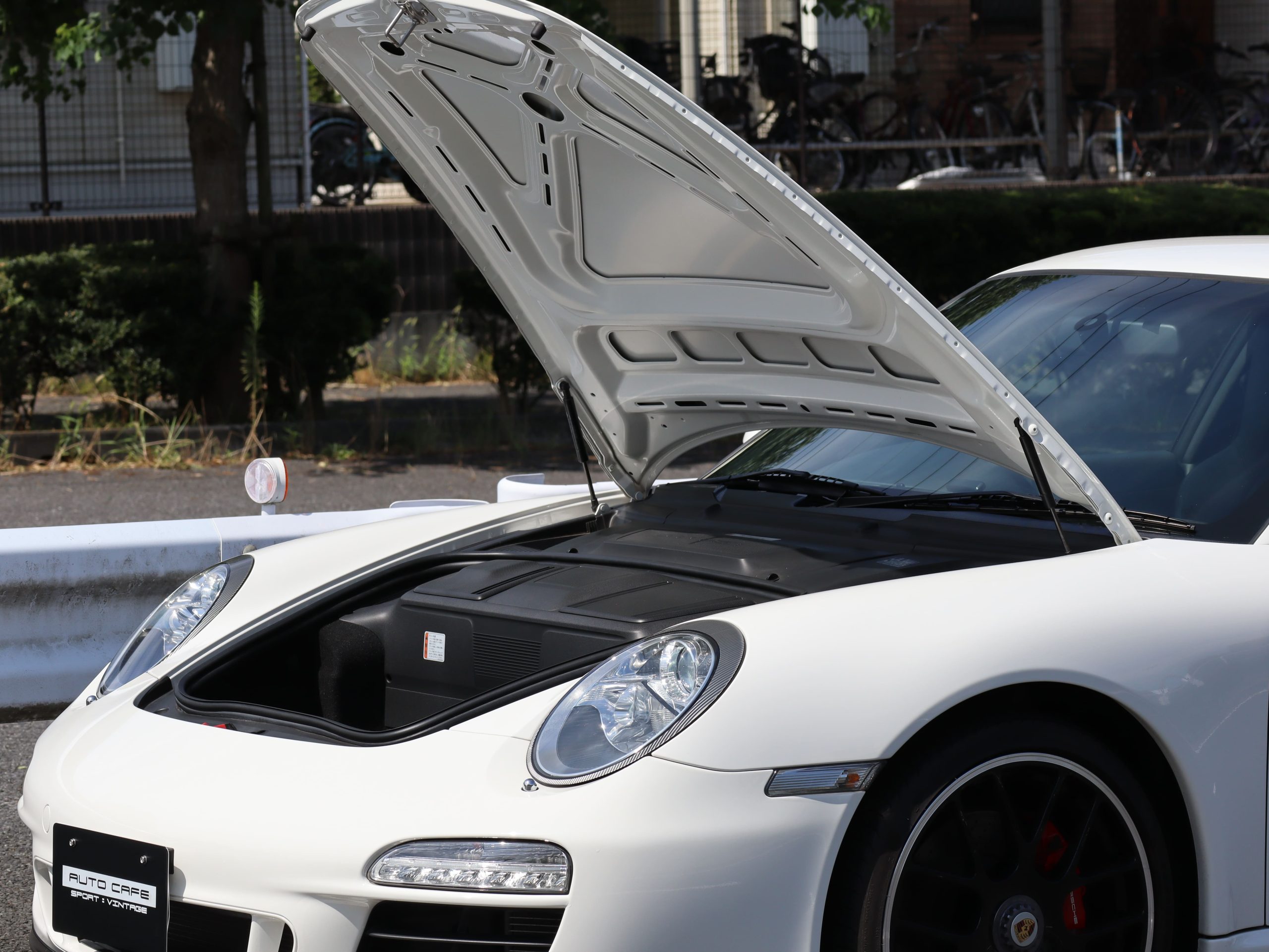 ポルシェ911カレラGTS（Type997.2）PDK<br>右ハンドル4人乗り<br>スポーツクロノパッケージ<br>スポーツエグゾーストシステム<br>アクティブサスペンションマネージメント<br>スポーツデザインステアリングホイール<br>センターロック式RSスパイダーホイール