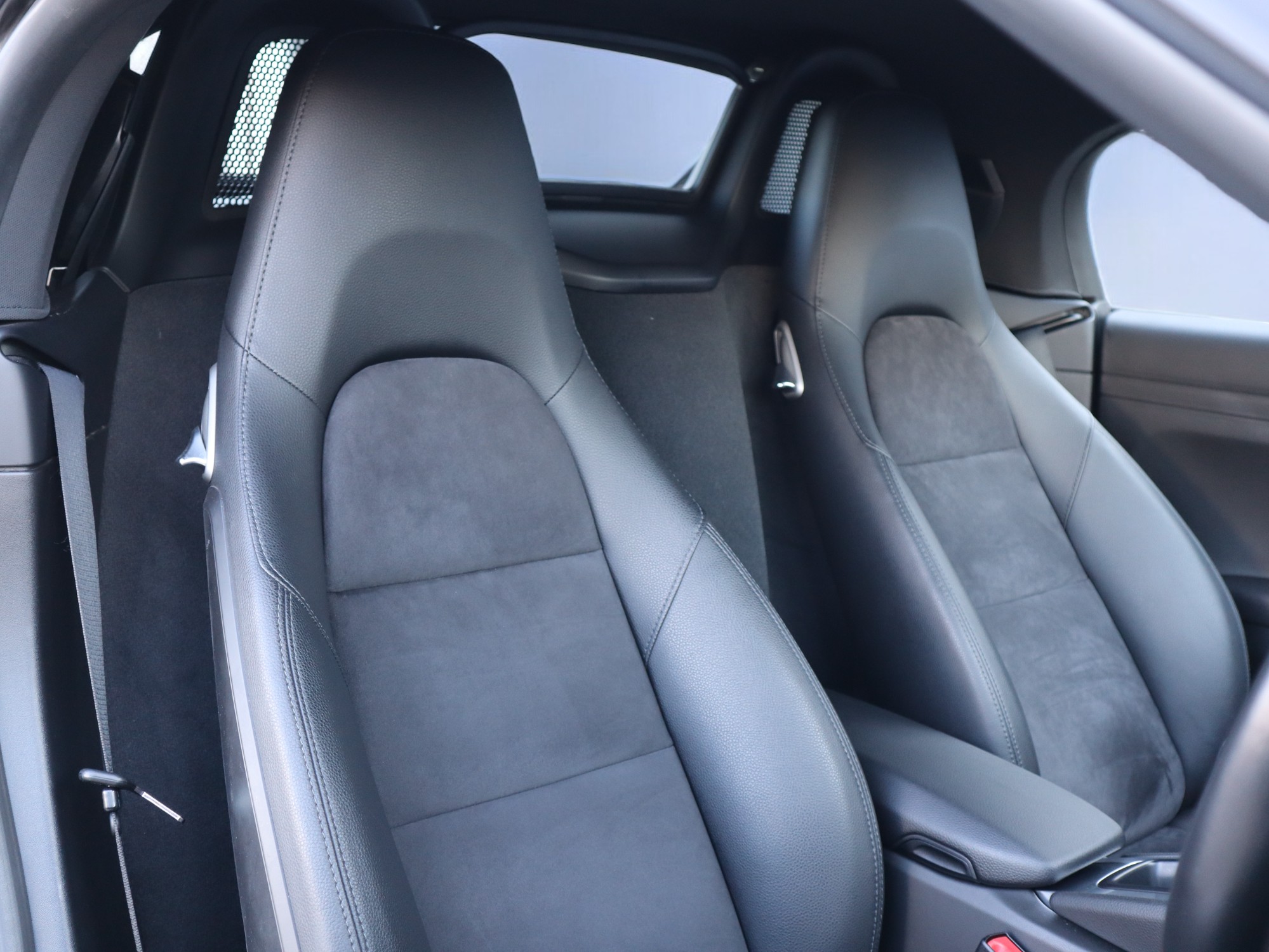 718ボクスター（Type982）PDK<br>スポーツクロノパッケージ<br>GTスポーツステアリング<br>シートヒーター<br>PASM