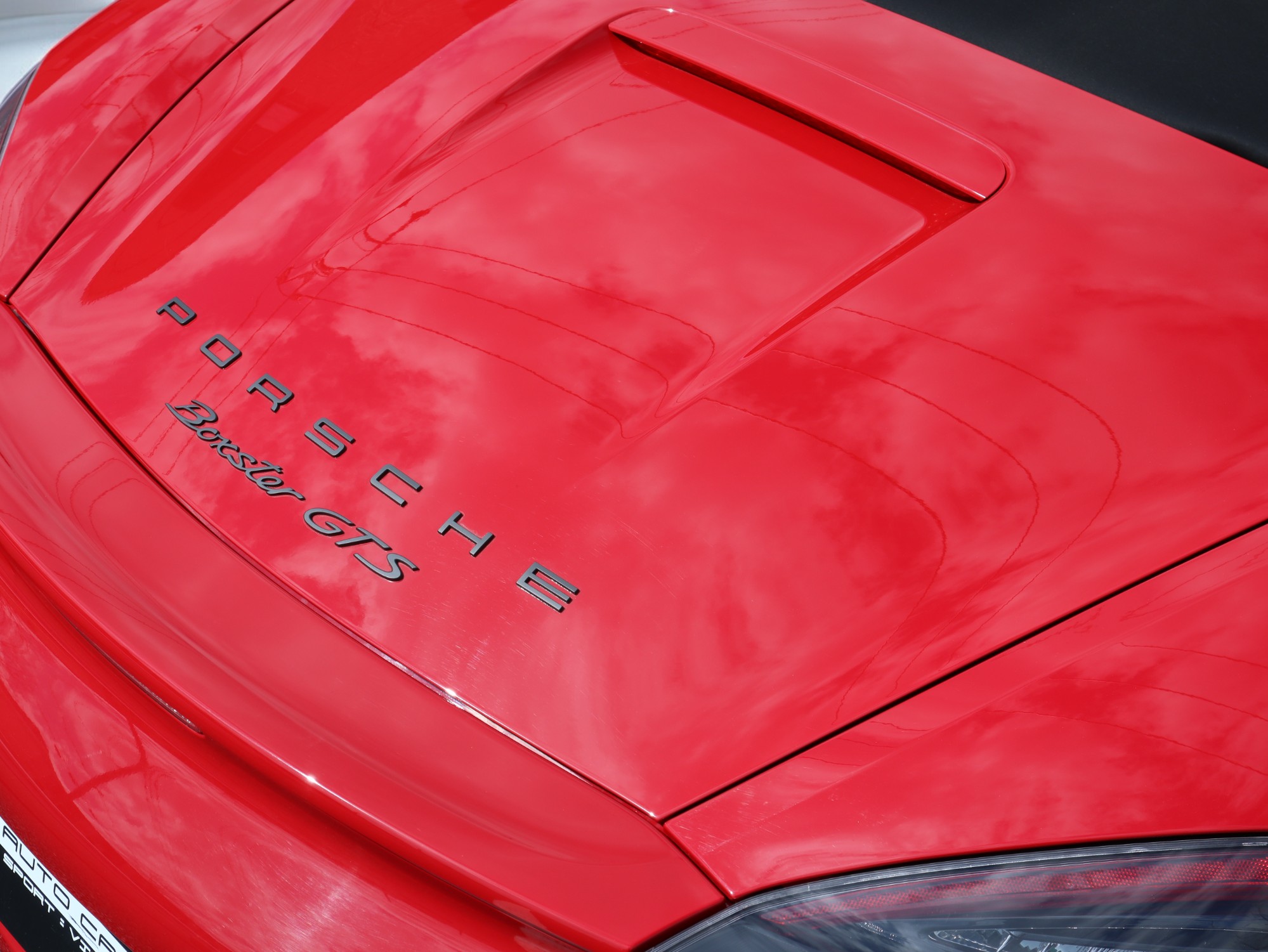 ポルシェボクスターGTS（Type981）PDK<br>18Wayアダプティブスポーツシート<br>ポルシェトルクベクタリング<br>PDLS+含むヘッドライト<br>スポーツエグゾーストシステム<br>BOSEサラウンドサウンドシステム