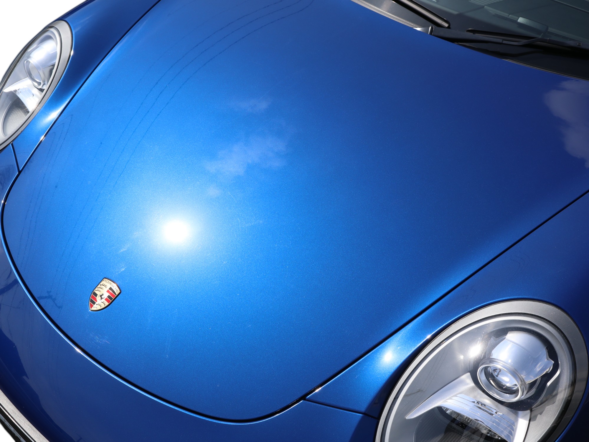 ポルシェ911カレラカブリオレ（Type991.1）PDK<br>スポーツクロノパッケージ<br>ツートンレザーインテリア<br>シートヒーター<br>カレラクラシックホイール